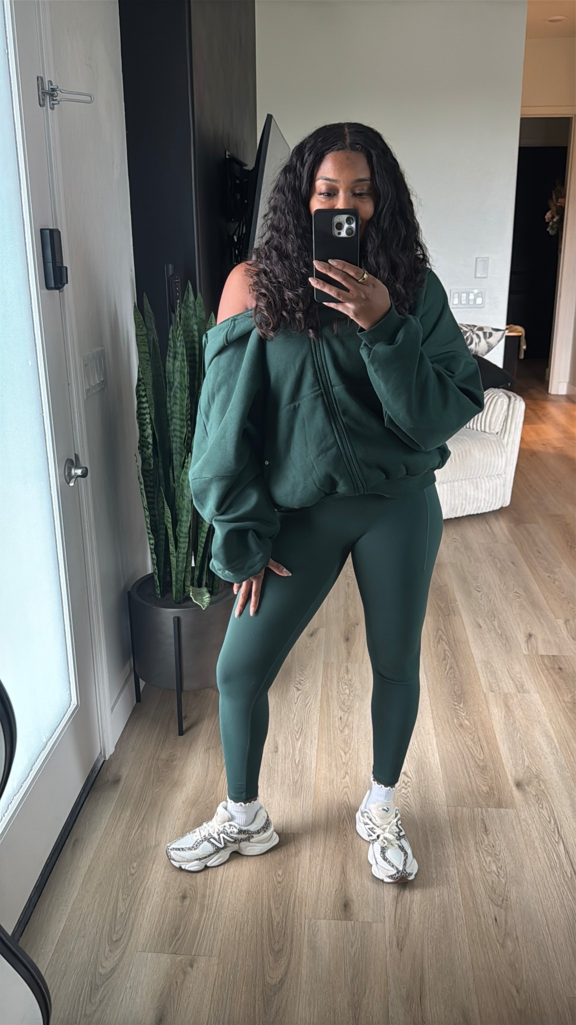 Off-duty mom fit but make it intentional. 🤍
All green everything today cozy oversized zip-up, matching leggings, and my chunky sneakers because I’m always running somewhere. 

#LTKfit #LTKactive #LTKstyletips #LTKunder100 #LTKmomstyle #athleisurestyle #momoutfitideas #comfychic


#LTKTall #LTKActive #LTKfitnessgoals