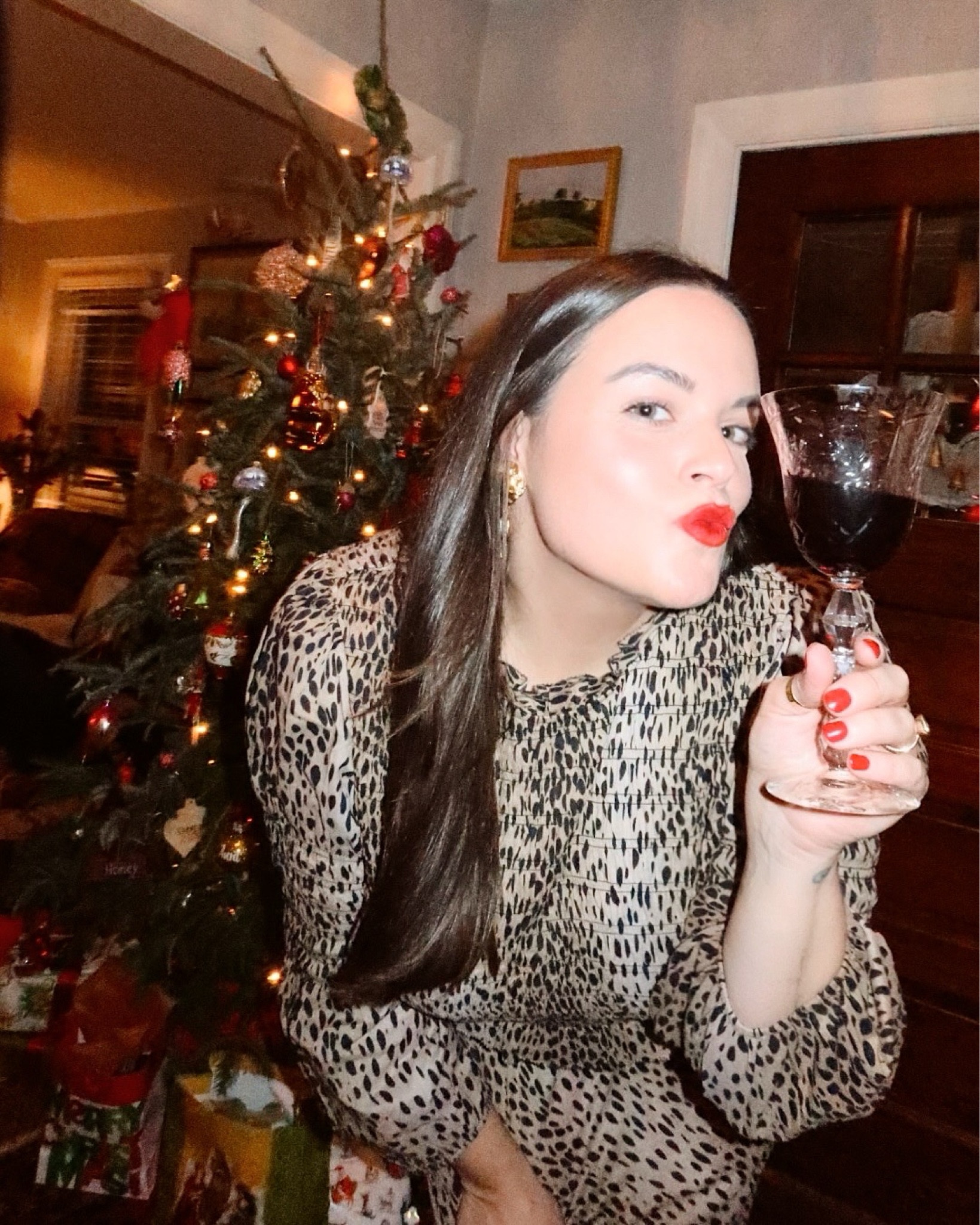 Can’t resist a good Christmas tree! 

#LTKPlusSize #LTKHoliday #LTKSeasonal