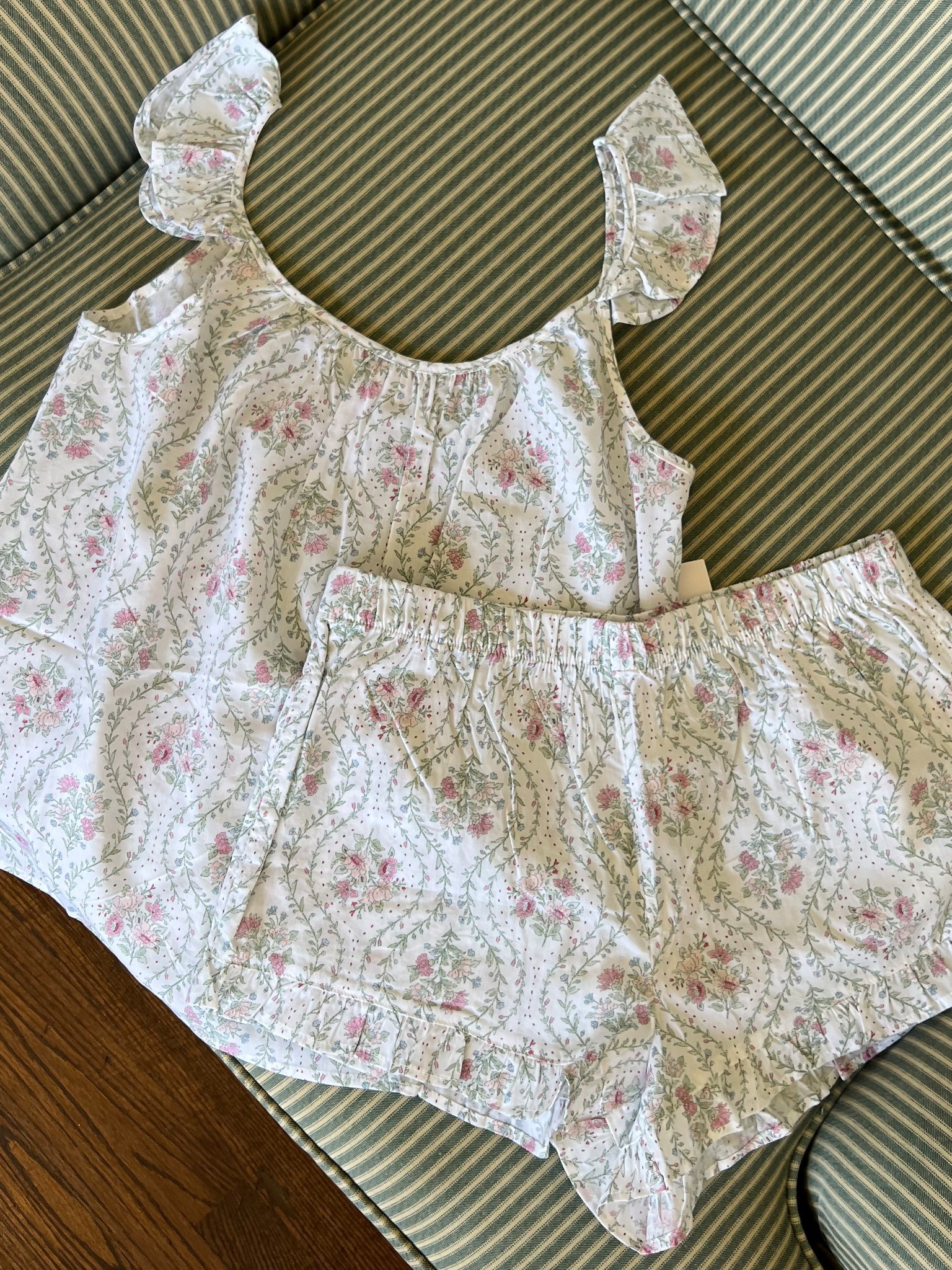 Major HillHouse vibes for under $25 🤯will be living in this spring and summer 🤍🌸 

#LTKmomlife #LTKootd #LTKSpringSale