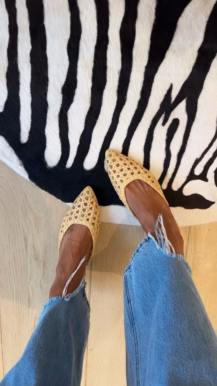 Perfect neutral summer kitten heel that will go with everything 🤌 