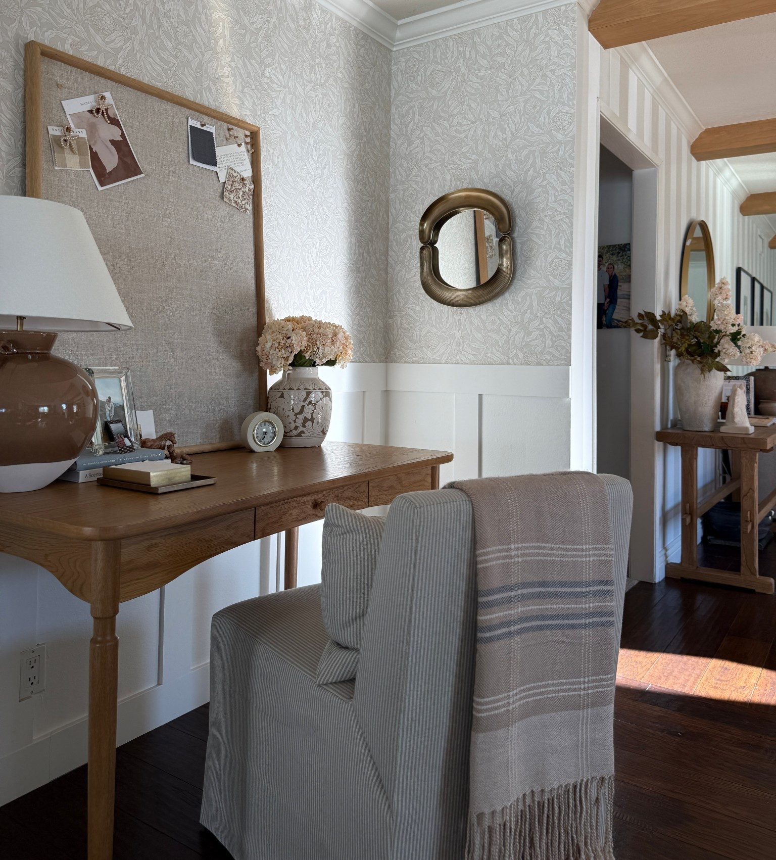 Perfect lighting has to be captured
Desk area
Office space
Mcgee & co favs

#LTKSeasonal #LTKstorytime #LTKHome