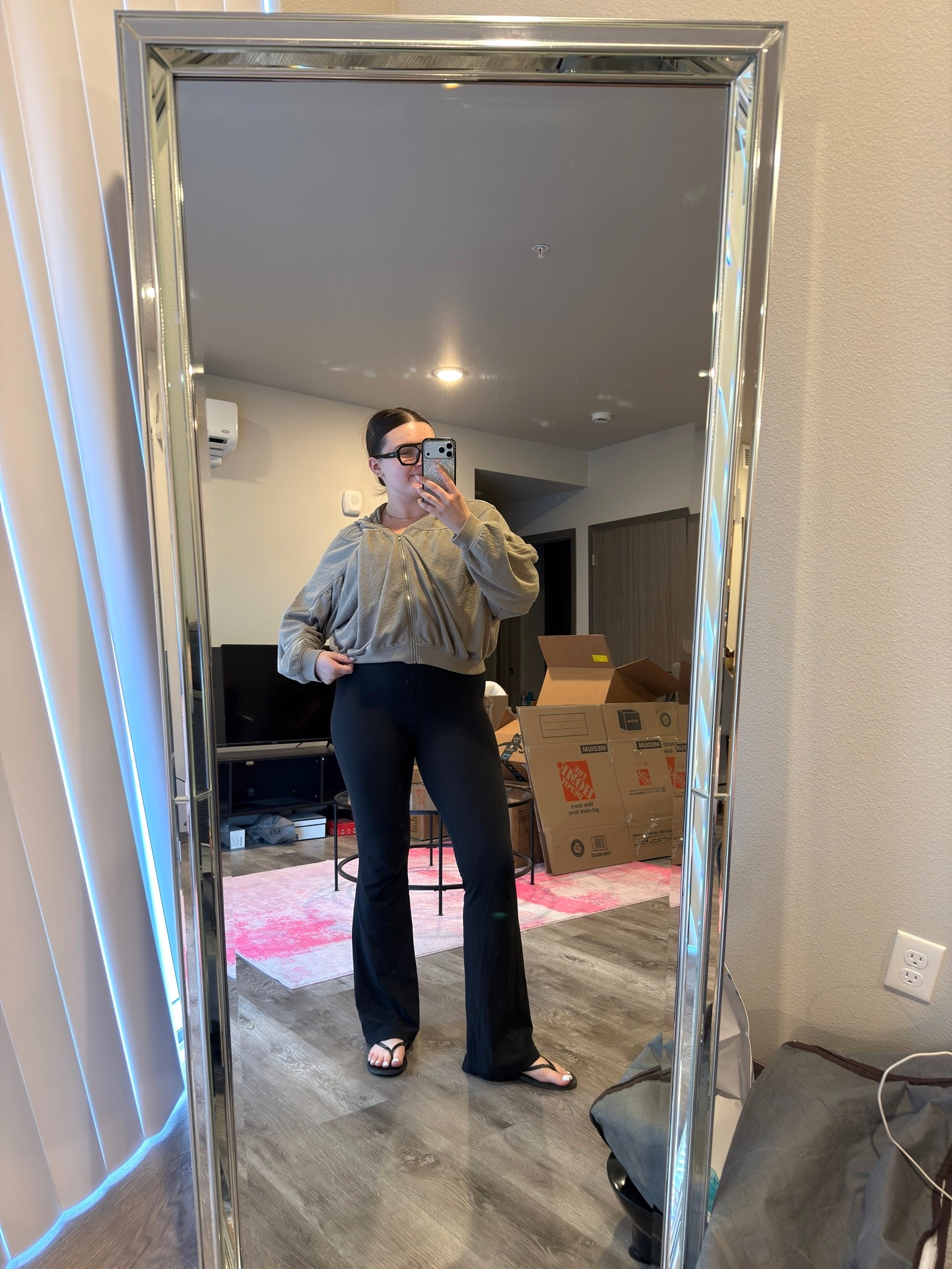 Comfy and casual work from home fit! I love a good legging outfit 🤣

I’m wearing a M sweatshirt, size 8 leggings and size 9 flip flops

#LTKootd #LTKWorkwear #LTKMidsize