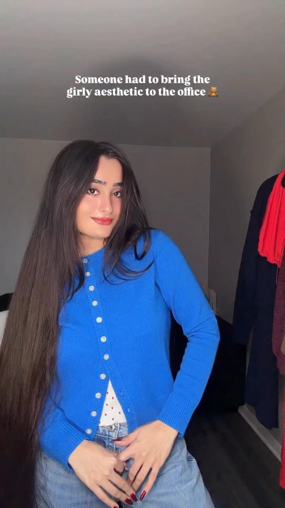 It’s my moral duty 🙈❄️🧸

Sweater @jcrew 
Tank top @vspink 
Jeans @abercrombie 
Sneakers @zara 
#hairinspo #workoutfits