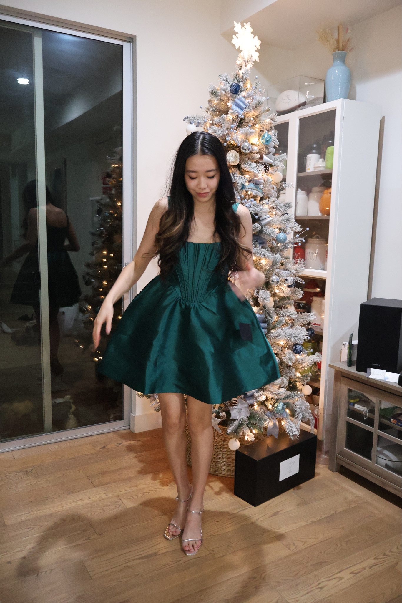 Best selling green dress for the holidays! 

#LTKSeasonal #LTKHoliday #LTKGiftGuide