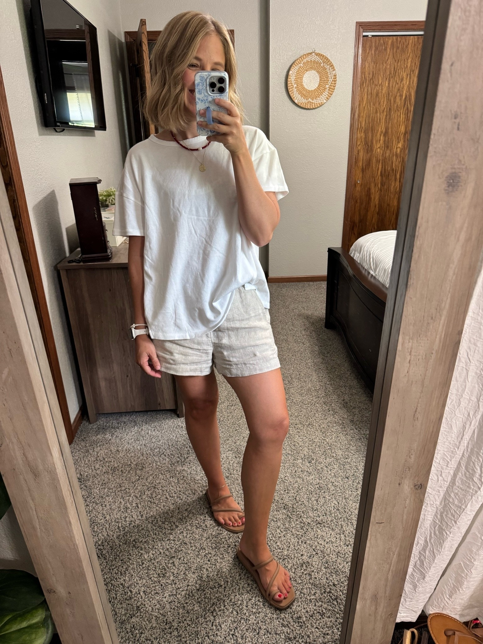 Wearing an xs in the tee, it runs oversized! My linen shorts are a size  xs, they also run big.

#LTKmomlife #LTKgrwm #LTKootd