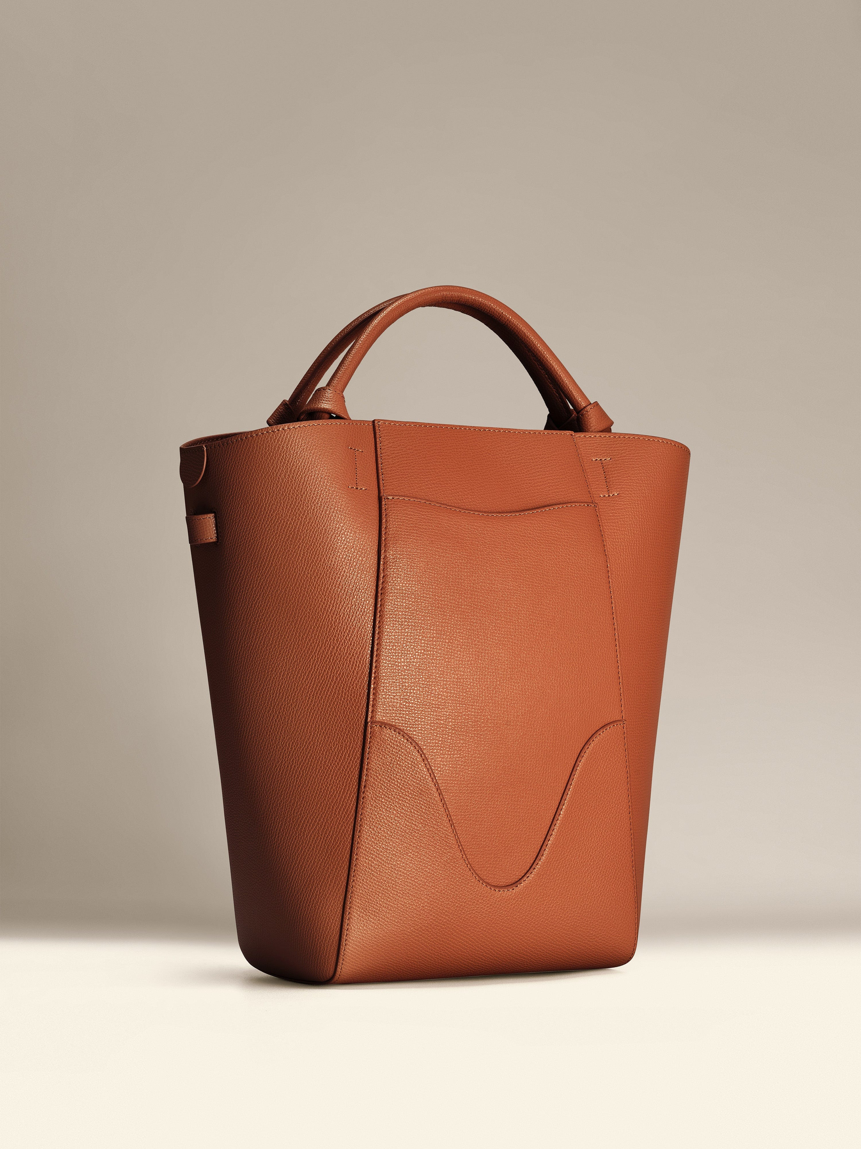 Marina Bucket Chestnut | OLEADA