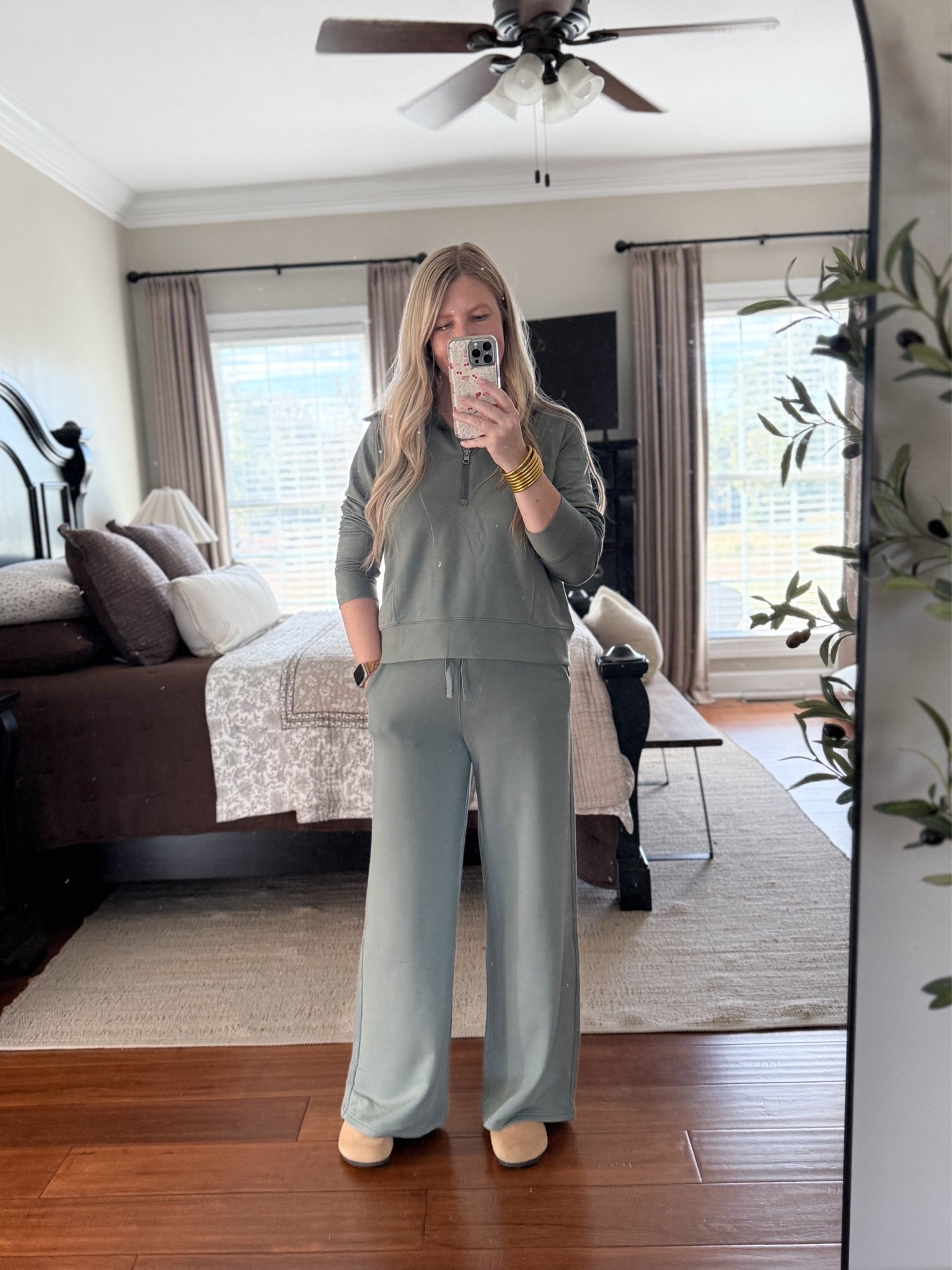 Officially my third color in this set from Quince!#quincepartner “If I like it, I’ll just grab it in another color!” 😅😍 The pants come in a crop and full length option. It’s super soft & oh so comfy!

#LTKootd #LTKmomlife #LTKSaleAlert