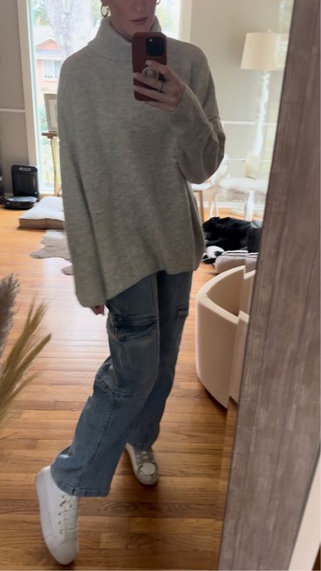 Cargo jeans and oversized grey sweater winter outfit #cargojeans #winteroutfit #sweater 

#LTKstyletip #LTKfindsunder50 #LTKfindsunder100