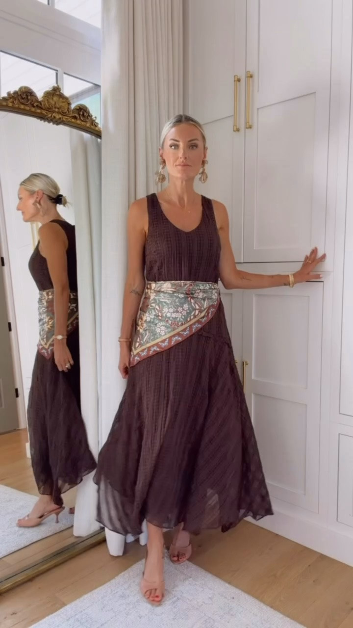 How stunning is the detail on this dress? Loving chocolate brown right now and adding the scarf for a pop of pattern and shape! Wearing S

Loverly grey, brown midi dress, outfit ideas for fall, brown maxi dress, fashion finds for autumn, fall family photos outfit

#LTKSeasonal #LTKootd