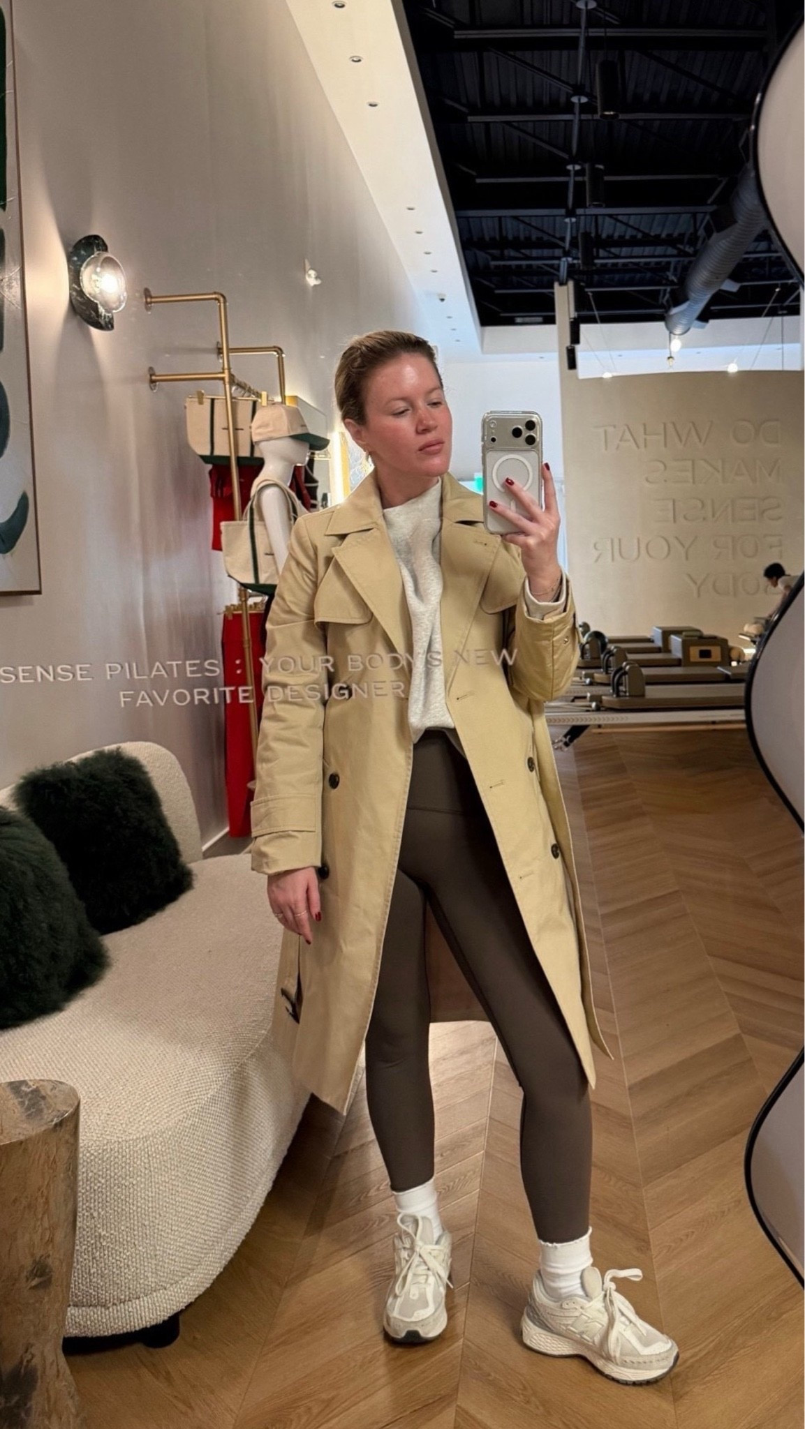 Our favorite trench to throw & go //