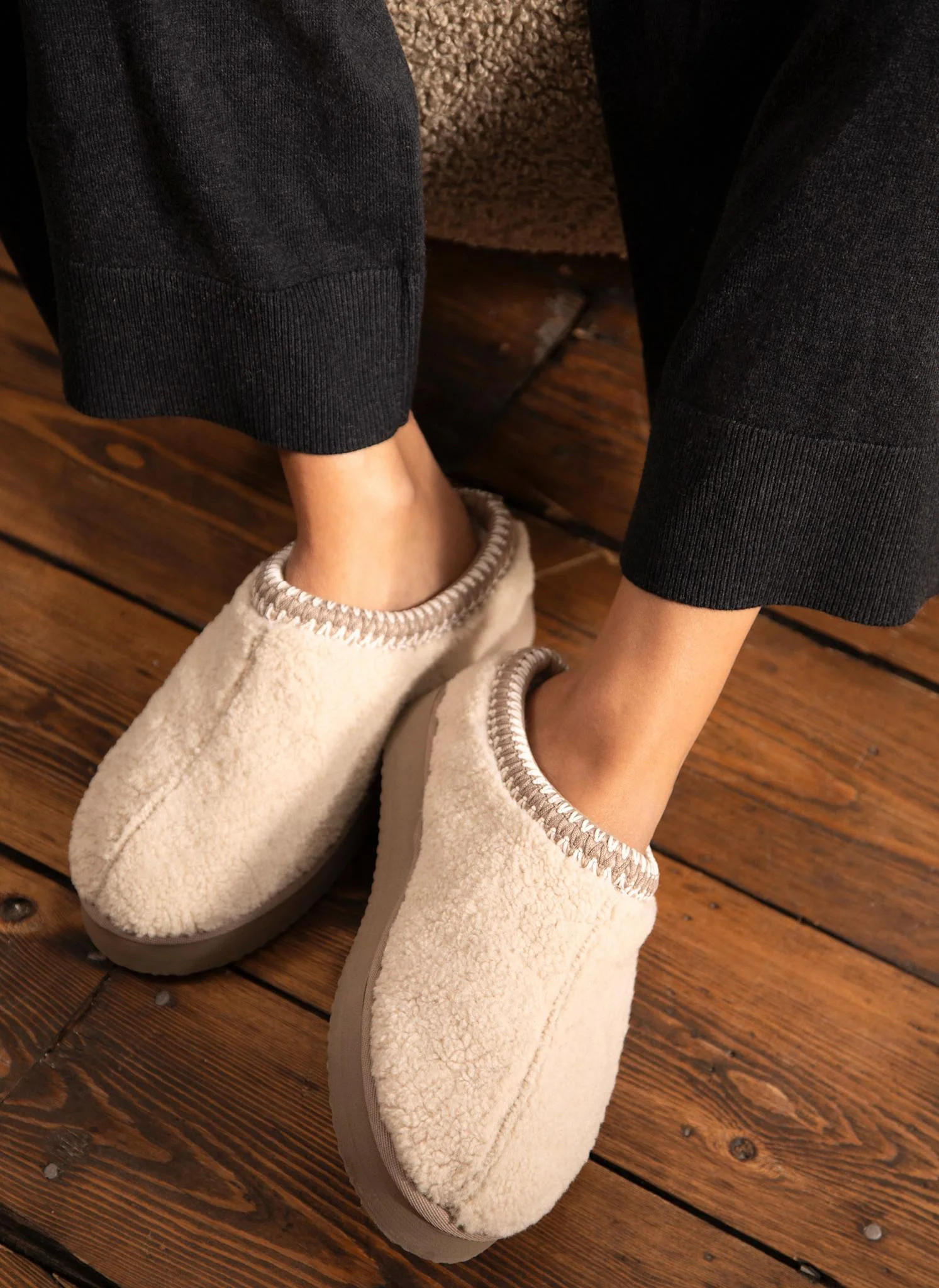 Cream Borg Chunky Slippers | Mint Velvet