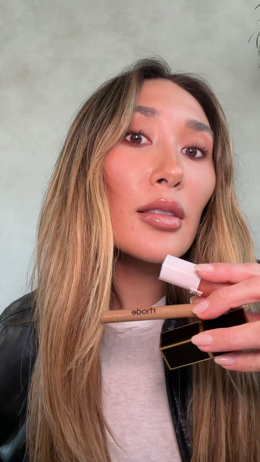 Liner: twist 
Lipstick: sable smoke 
Gloss: 4

#LTKgrwm #LTKBeauty #LTKWorkwear