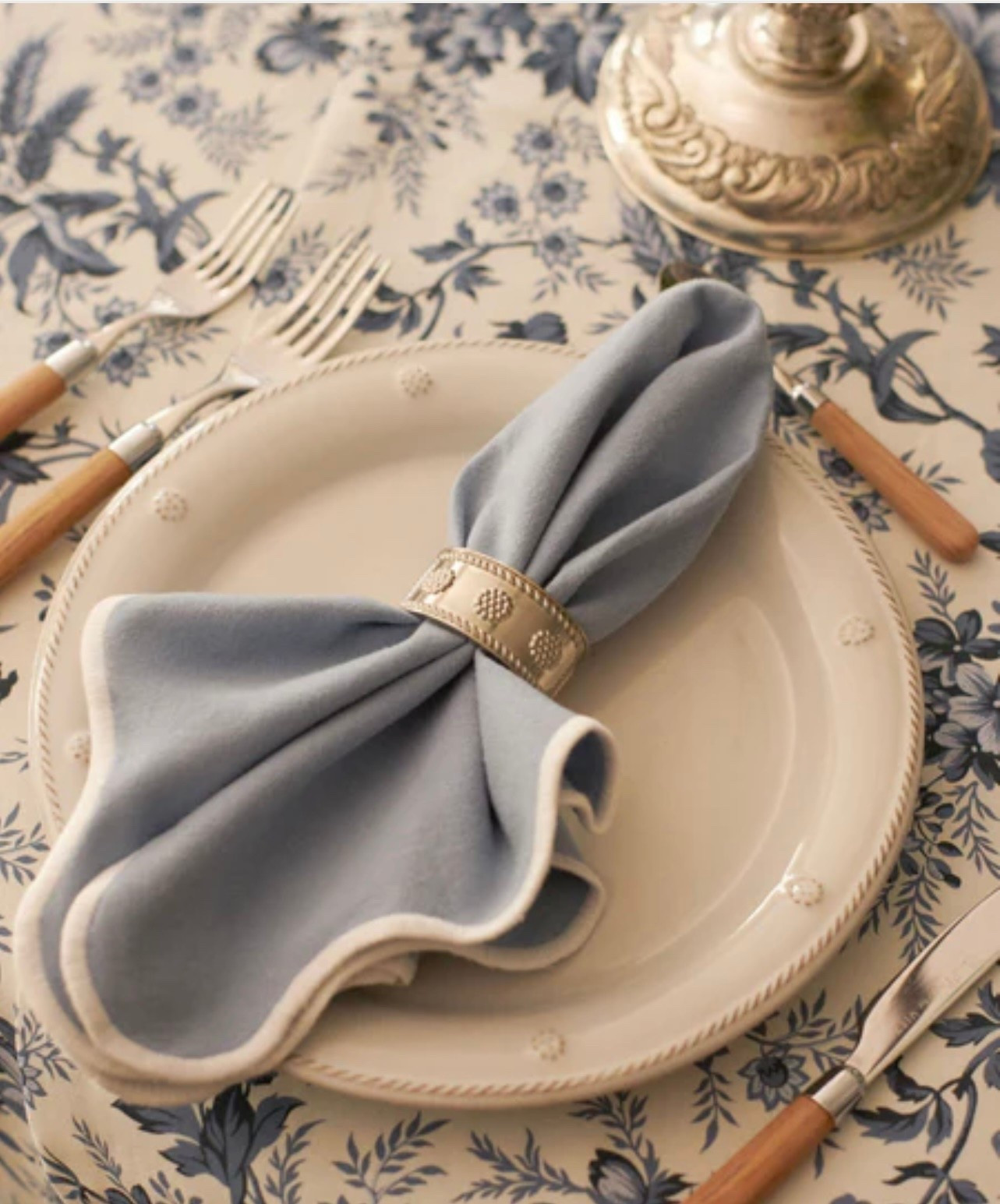 Embroidered Scalloped Napkins Set of 4 from Tuckernuck. Perfect for your Rasyer table. They come in three colors
#tuckernuck #embroiderednapkins #scallopednapkins #homedecor #homestyle #homelove #mystyle #over50 #over60

#LTKOver40 #LTKHome #LTKSeasonal