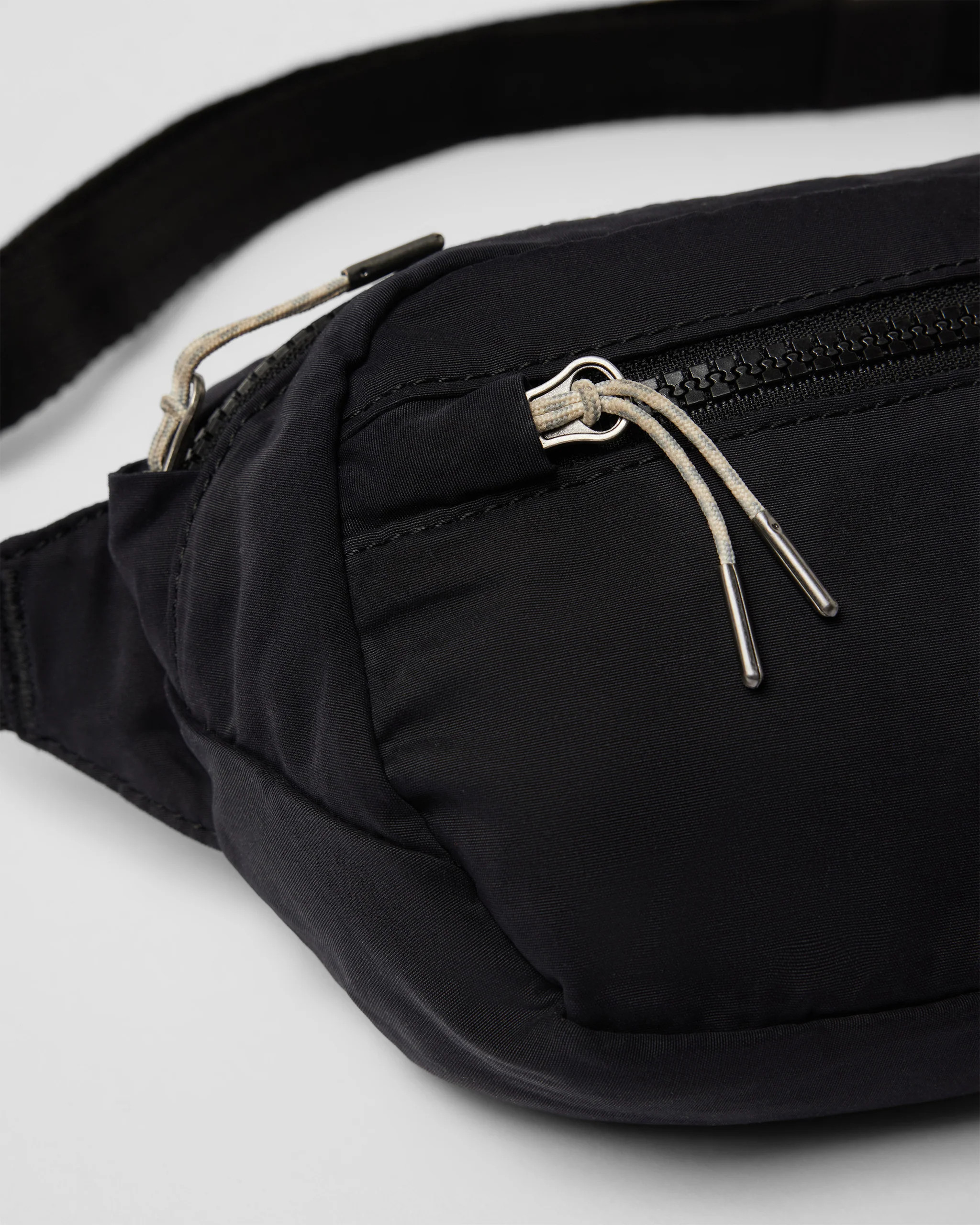 Vuori Hip Pack | Black Hip Pack | Vuori Clothing | Vuori Clothing (US & Canada)
