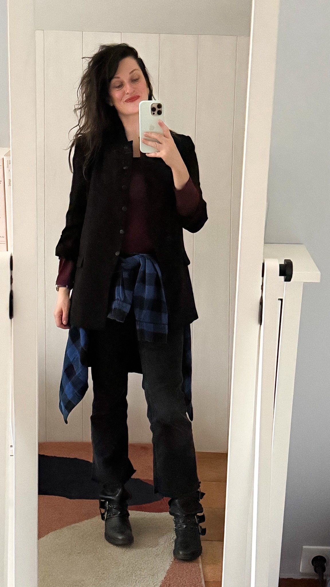 . Blazer et biker boots #zara (similaires en lien)
. Top heattech bordeaux #uniqlo (en lien) 
. Pyjama en flanelle à carreaux #lapasa (en lien) 
. Jean noir crop #mango (en lien)
. Lip blush "Wine" #refy

#LTKfrance #LTKautumn #LTKeurope