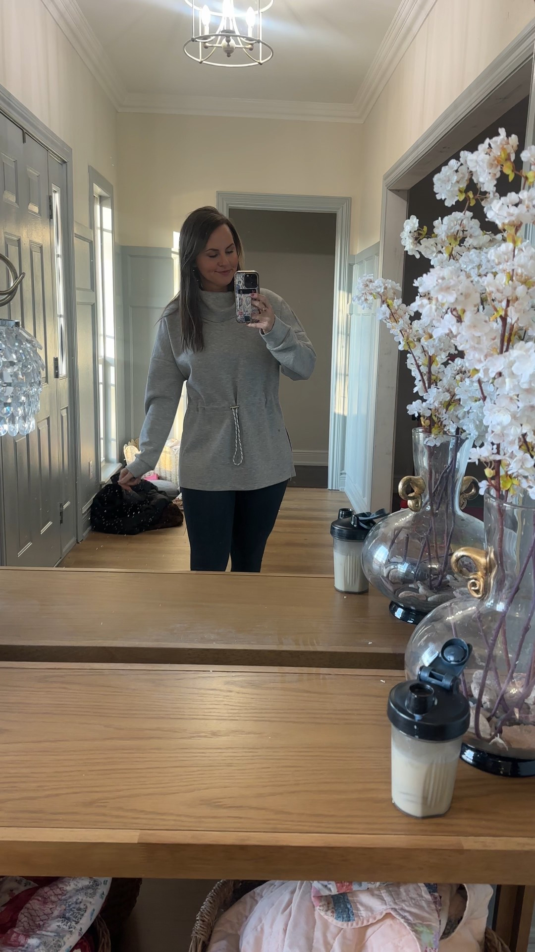 Casual outfit— pullover and leggings perfect for sports moms or throwing on after workouts!!! 