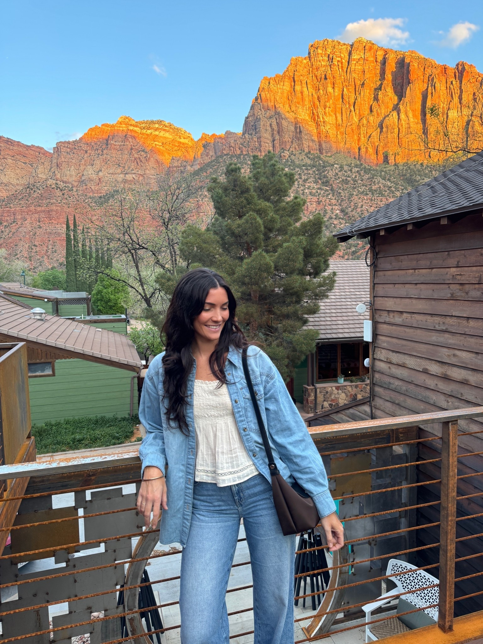 post-hike but make it cute 🤍
easy layers + pieces I’ll rewear all spring
these relaxed jeans are my absolute favorite! TTS and so flattering 👌🏼

#LTKvlog #LTKTravel #LTKdayinmylife