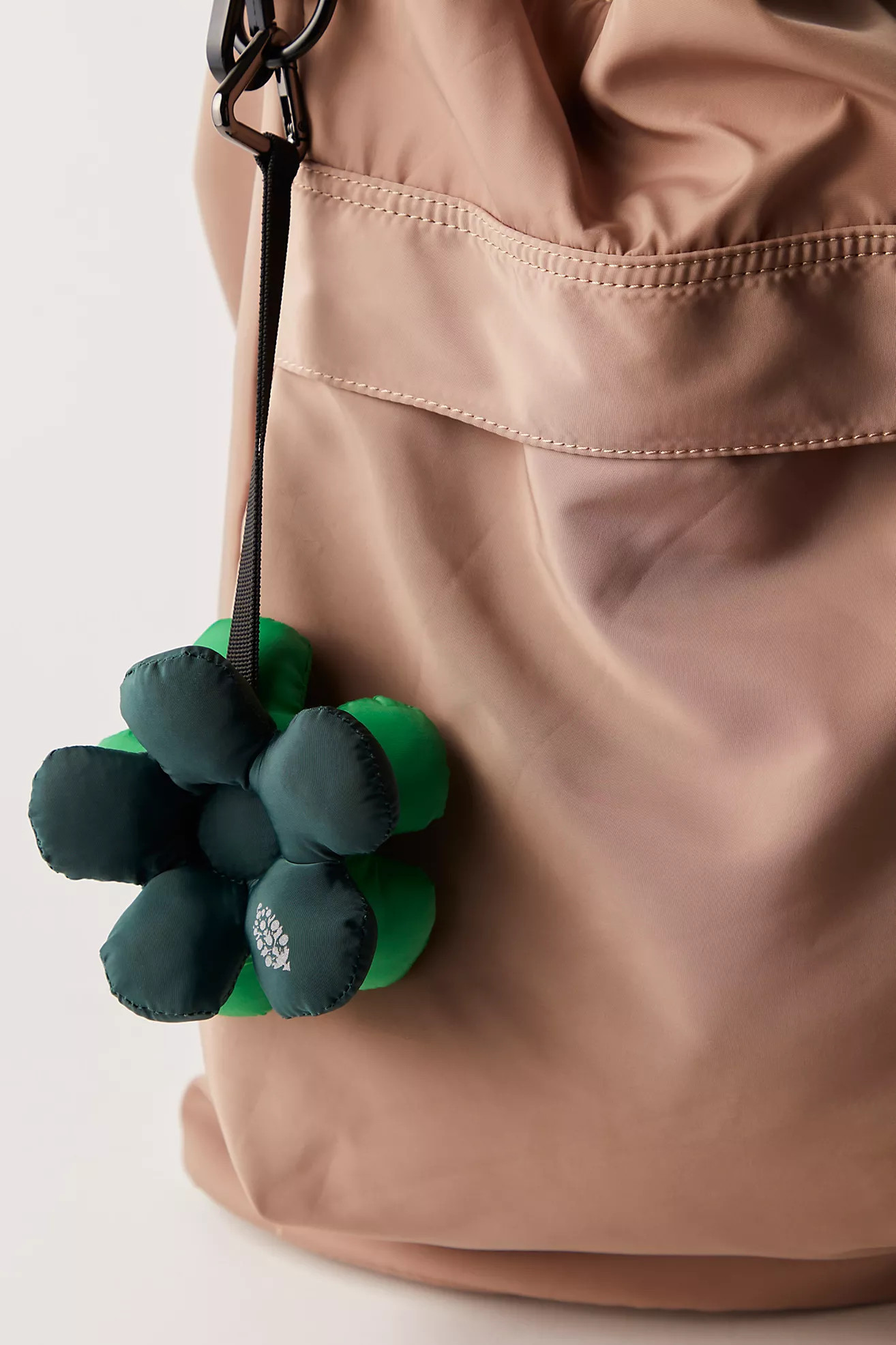 Petal Talk Keyring | Free People (Global - UK&FR Excluded)