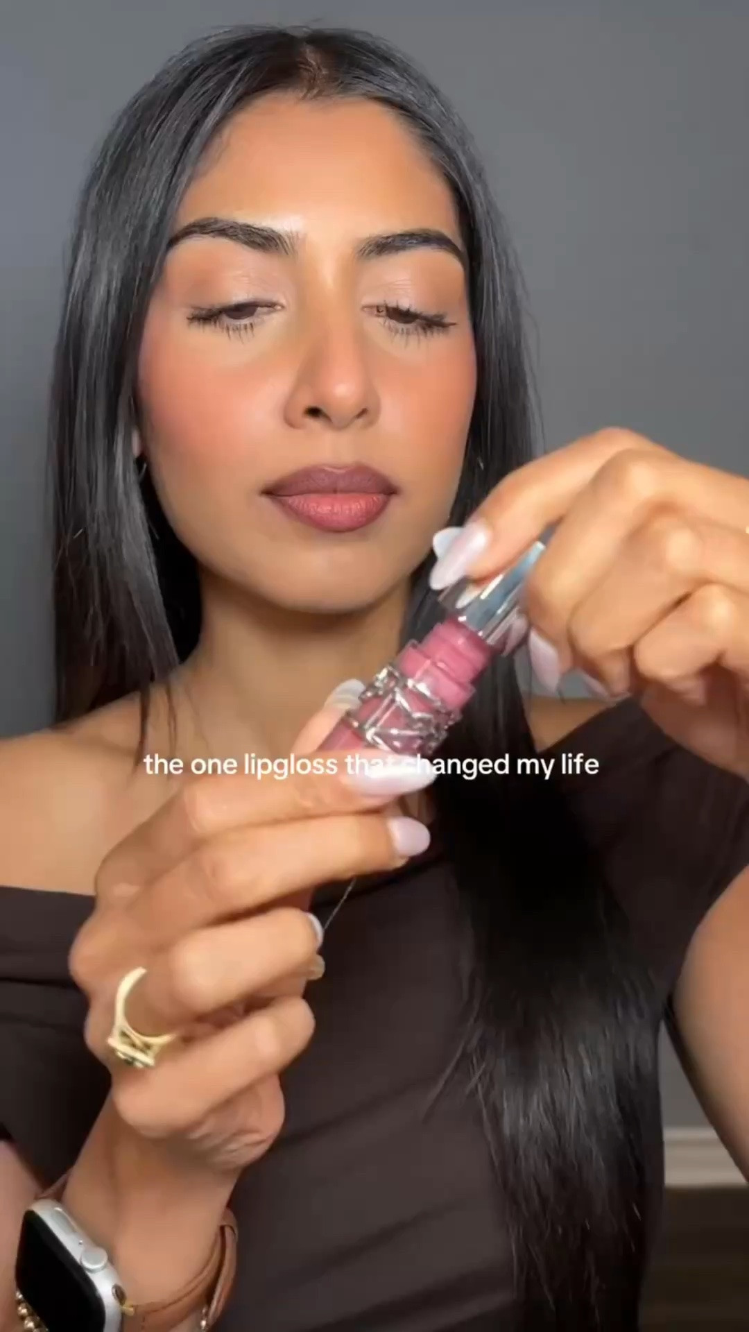 Whenever anyone asks me for a lipgloss recommendation you know she will be there @yslbeauty 
.
.
.
#yslbeauty #lipgloss #yslloveshine #lipoil
