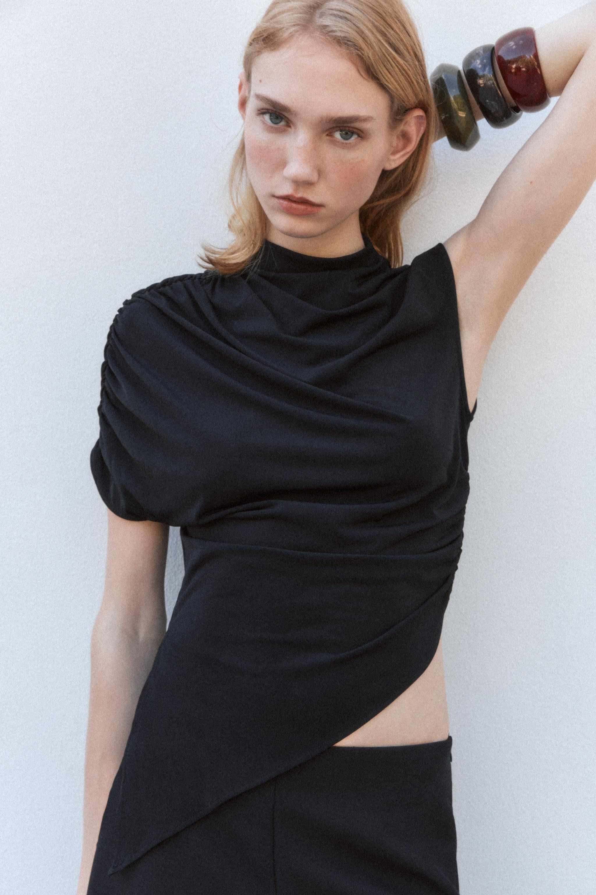 ASYMMETRIC TOP | Zara US