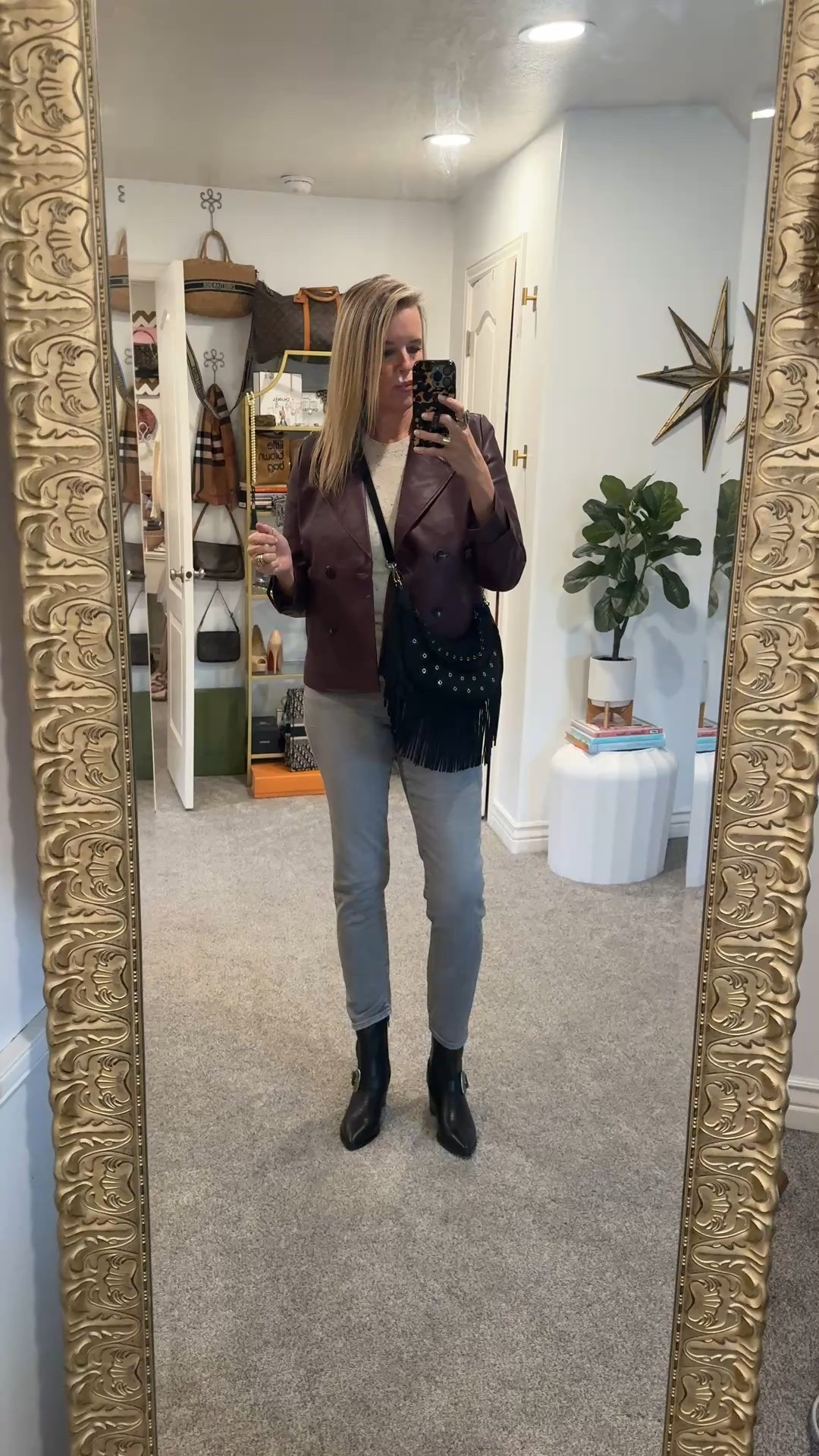 🚨Sale  $20 off $125 or $50 off $200

Chico’s for Fall and can take you from casual days to Thanksgiving dinner.

Cropped Burgundy leather trench coat tts in a Chicos 0 tts 

grey jeans girlfriend straight leg tts 

, paired with a cashmere ivory, grey speckled short sleeve sweaters tts 

Makes for a cute casual western outfit , when paired with 

cute black western booties tts and a suede fringe wearer bag 




#LTKSaleAlert #LTKStyleTip #LTKOver40