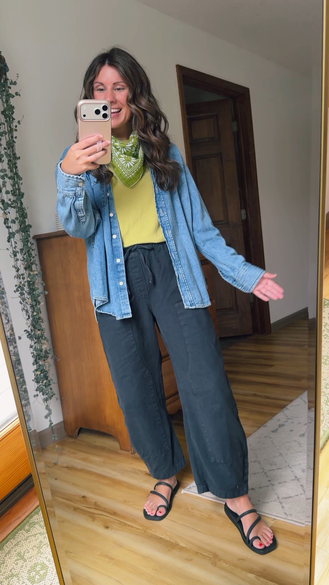 100% cotton outfit💚

xs in my tee, xs in my denim button up, xs in my black barrel pants and 6 in my croc sandals 🖤

#LTKPetite #LTKSeasonal #LTKootd