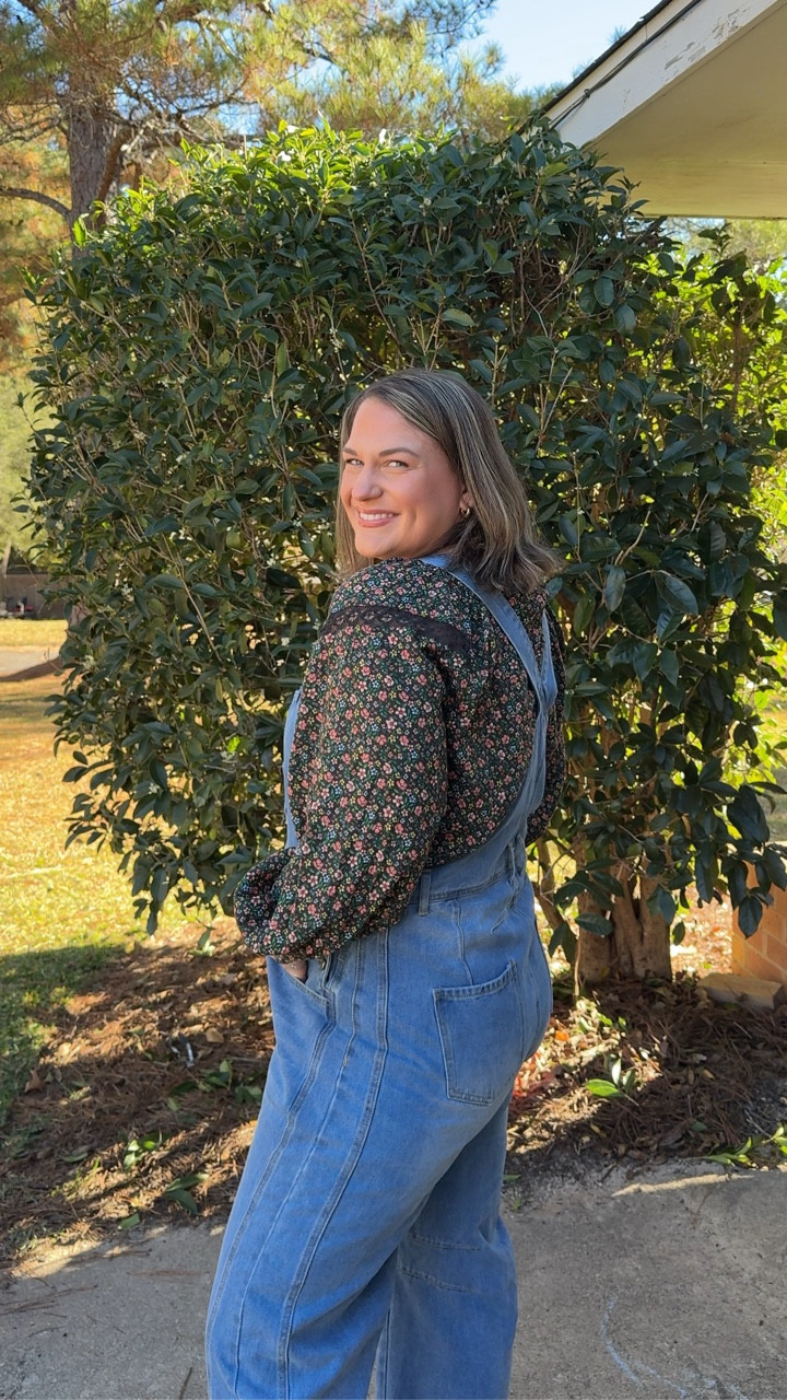 This is what a mom of a 7 year old looks like!!!!! 🥹💙 #ootd