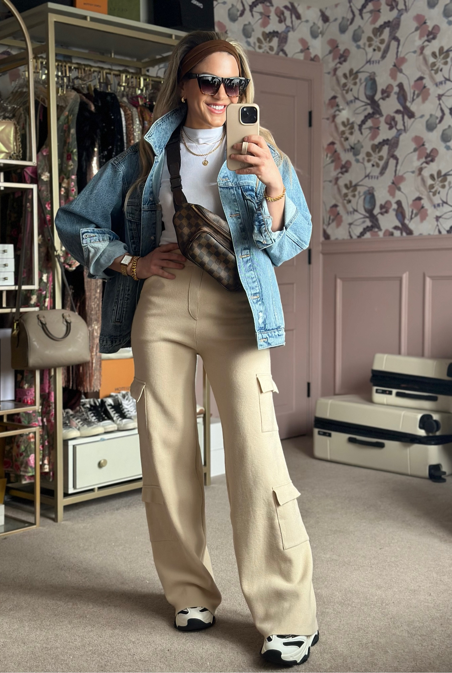 OOTD: Sporty Spice

Oversized Jean jacket
$20 Comfy knit wide leg cargo pants!!!
Platform sneakers 
Ribbed sleeveless tank 

#LTKstyletip #LTKSeasonal #LTKsalealert