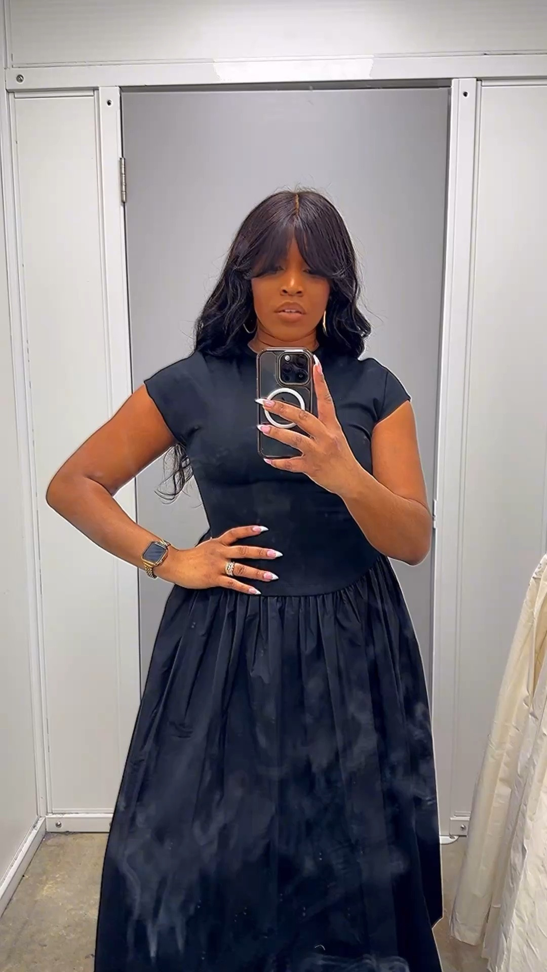 It also comes in black.


#LTKSeasonal #LTKMidsize