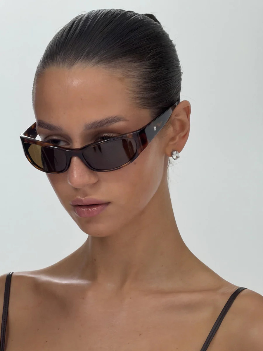 ALEX TORT | Neima Row