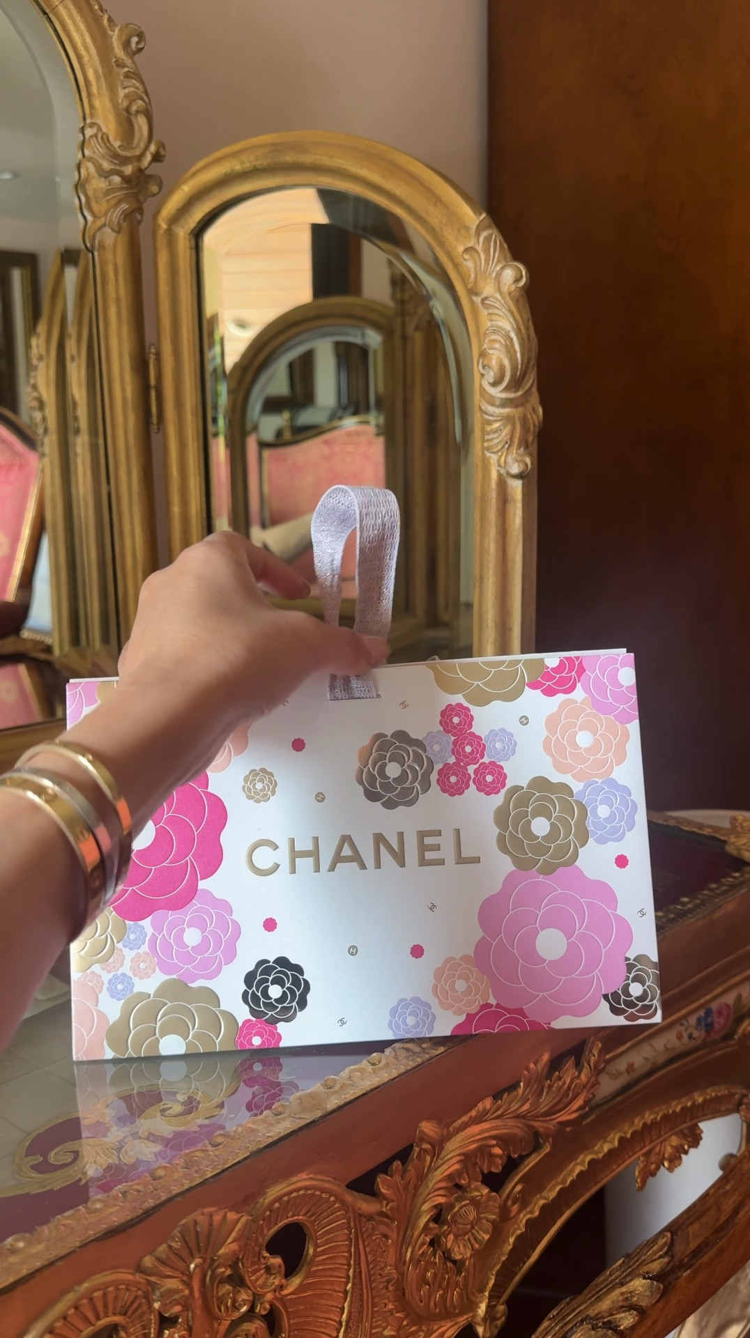 favorite new scent💞#chanel #chanelbeauty

#LTKMothersDay