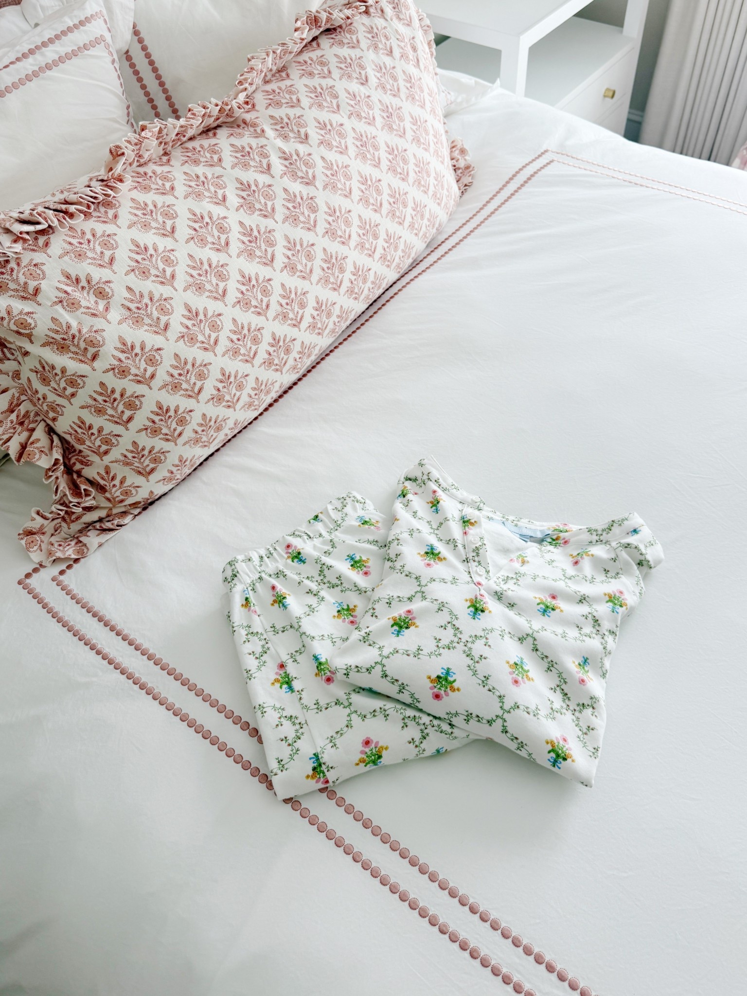 My favorite new pajamas from Hill House 🤍 I’m extremely picky about sleepwear, and these are everything — unbelievably soft, beautifully made, and they wash so well. The prints are so sweet, and they somehow make you feel chic and put-together even at bedtime.💐