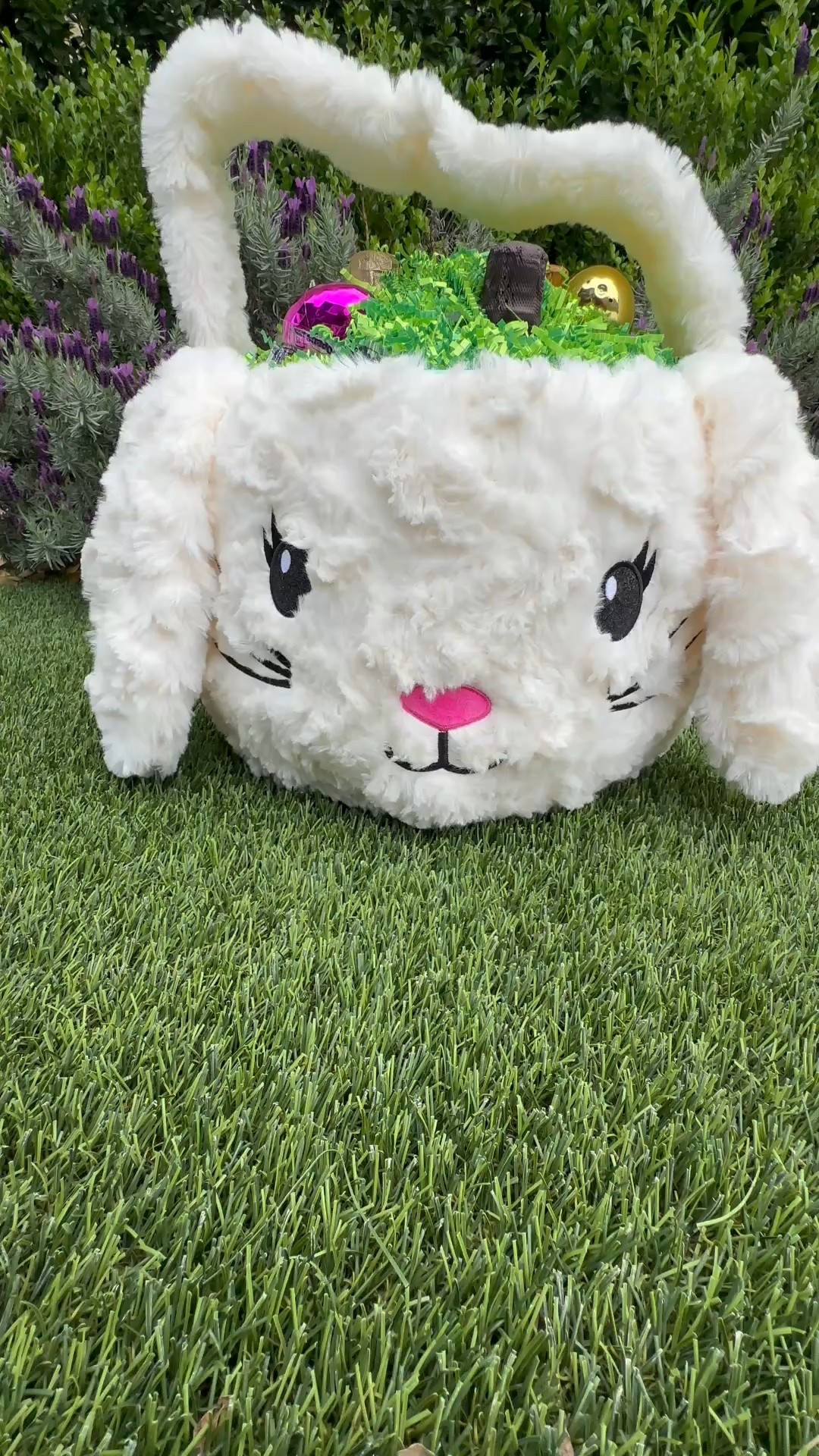 Going to a party for Easter? Here’s something you can make for the host.. 
A fun Adult Easter Basket Idea 🫶🏾