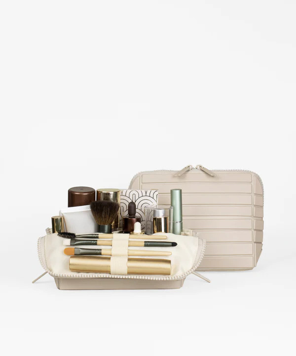 the small bisque traveller | Parallelle