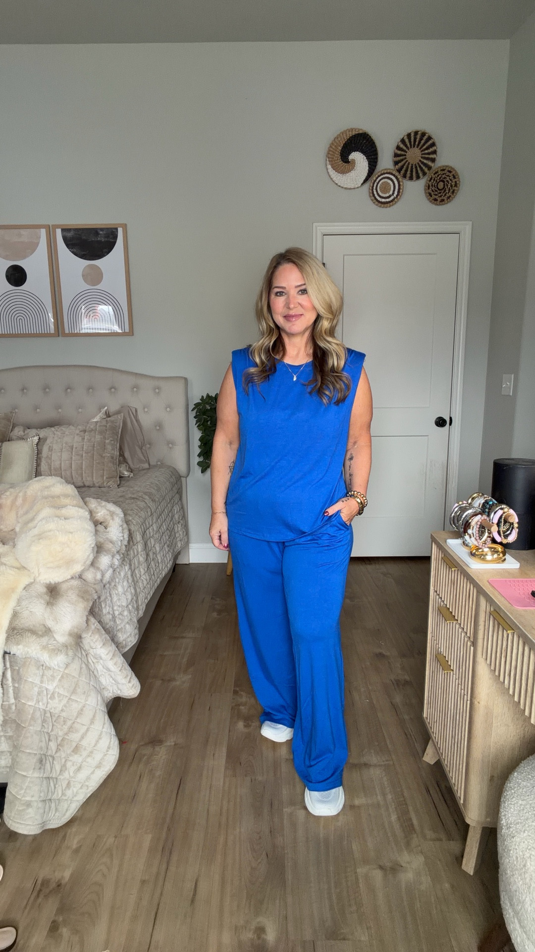 Size large

#LTKMidsize #LTKPetite #LTKOver40