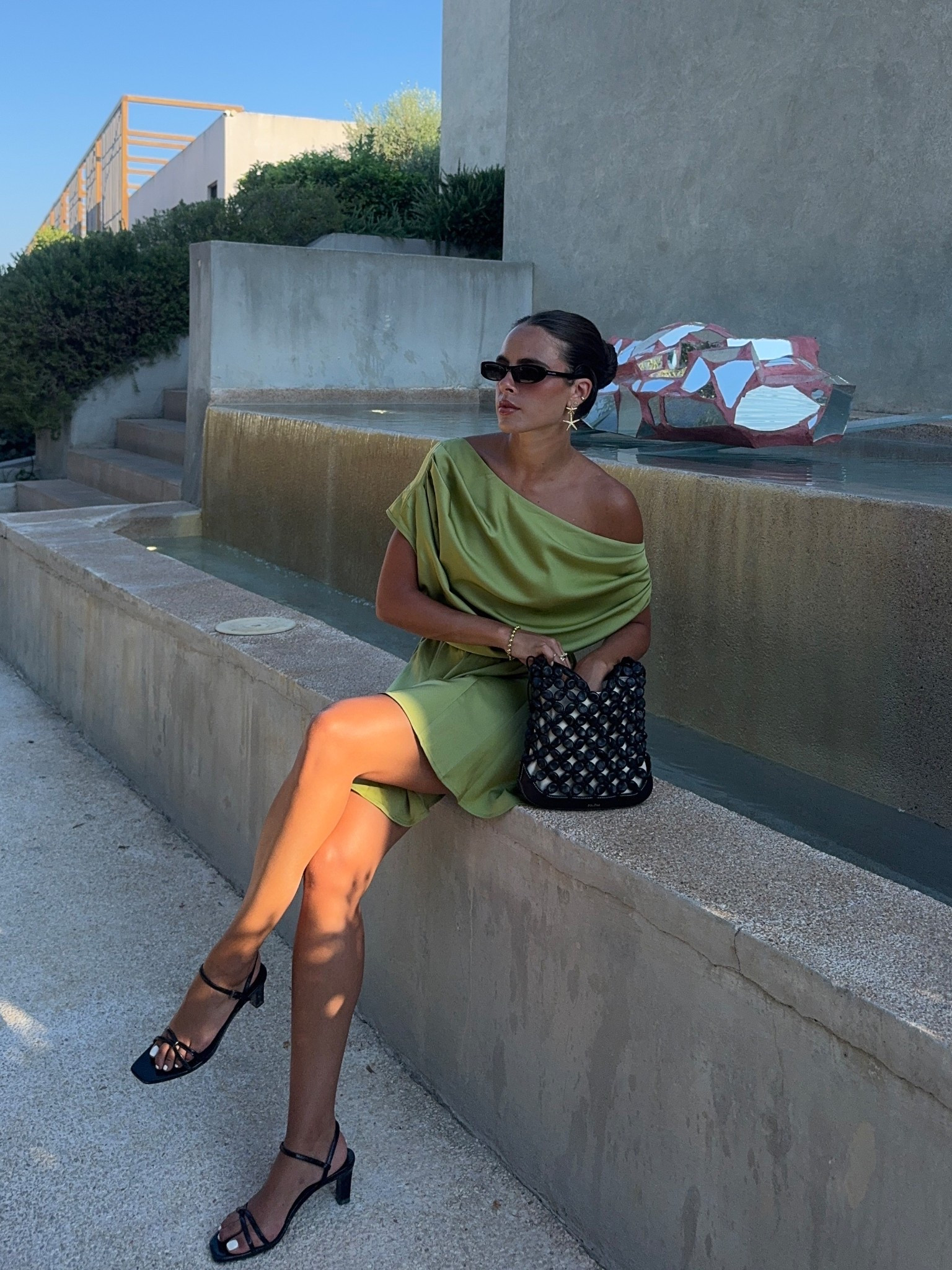 a moment for the dress (playsuit) 💚

Dress - Club London 
Heels - Massimo Dutti 
Sunnies - Saint Laurent 
Bag - Polene

#LTKuk #LTKeurope #LTKsummer