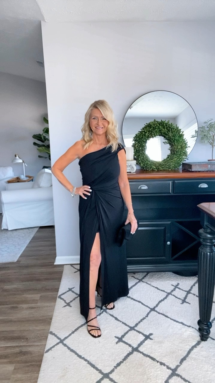 Make a statement in timeless elegance ✨ The Black Sleeveless Ruched Twist Evening Dress is your go-to for sophistication, featuring stretch fabric, a draped shoulder, and a chic side slit. Perfectly lined for comfort, this dress is all about effortless glamour. 💃 Wearing size small for size reference  #EveningElegance #ChicStyle #PartyReady

#LTKStyleTip #LTKCyberWeek #LTKHoliday