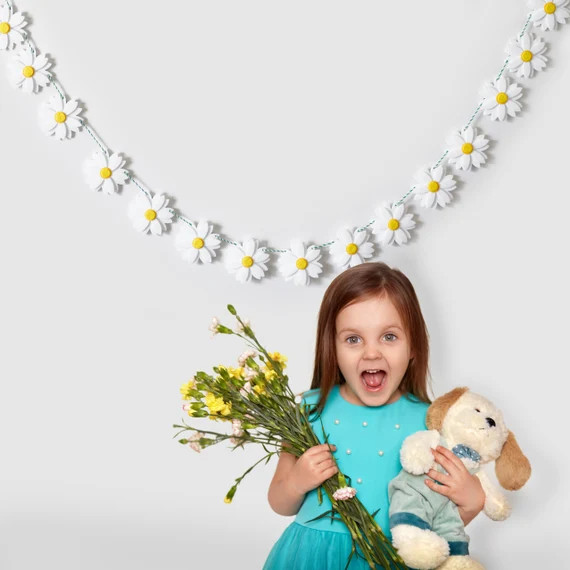 Daisy Felt Garland | Etsy | Etsy (US)