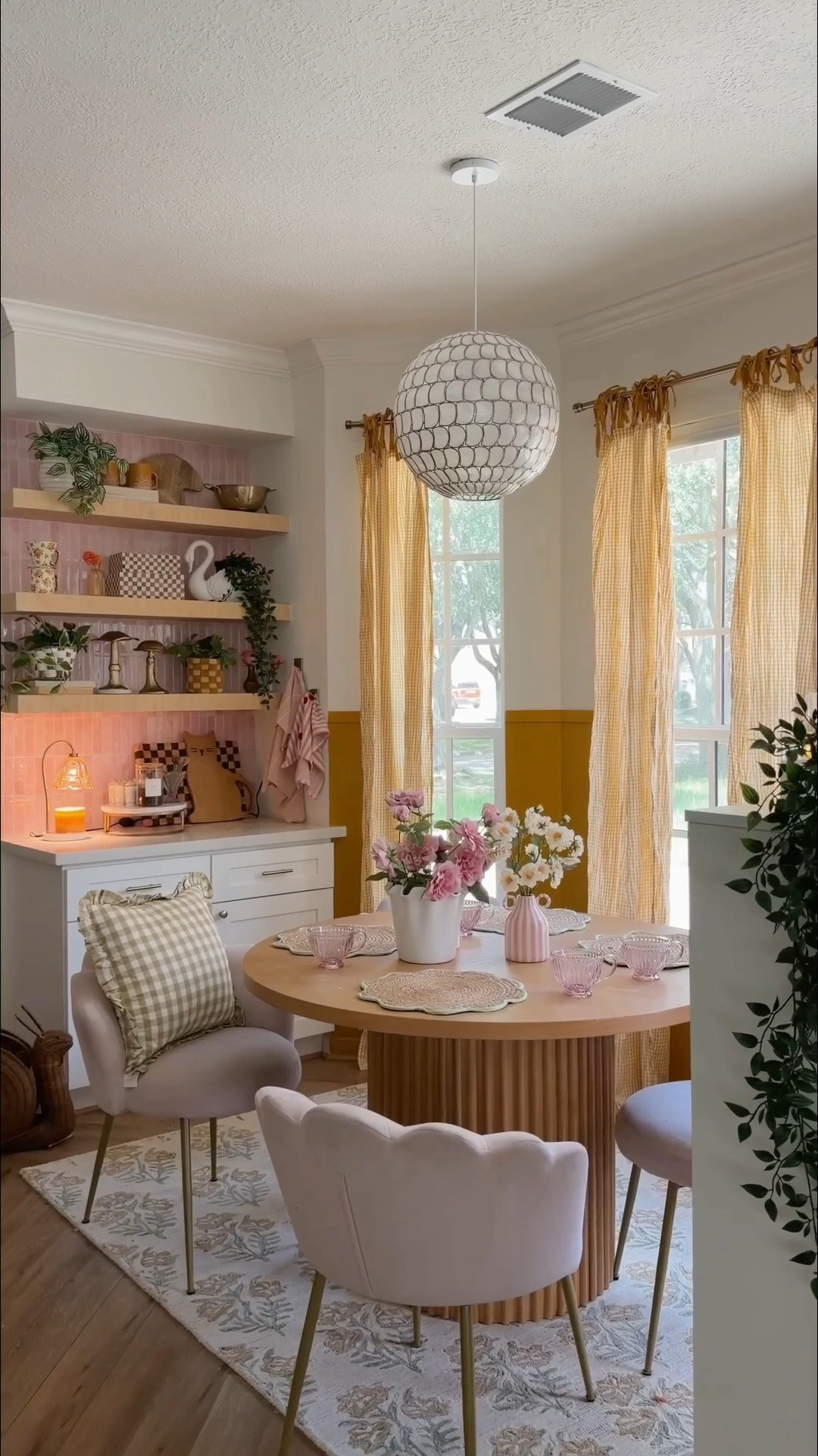 #ad Before vs. After! I wanted to give this blank kitchen a little more personality so I painted the walls a cozy yellow and added details from the @command DÉCOR Collection. I always lean towards gold tones and the brushed brass finish added so much warmth to the space!

Comment “DECOR” for details on shopping the new collection!

#TargetPartner #CommandBrand #Target @Target @shop.Itk #liketkit