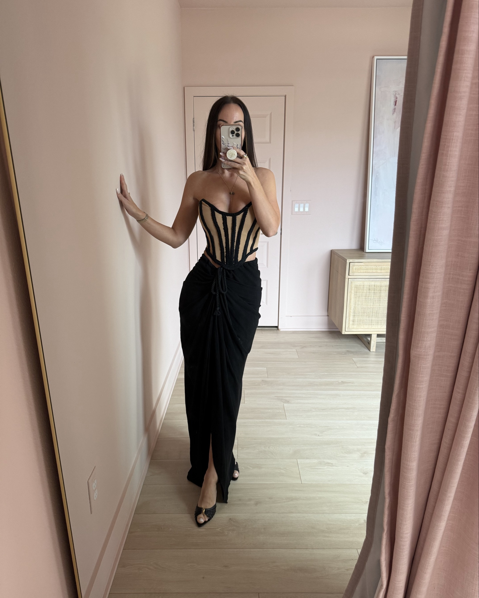 Brunch outfit - linen vibes 💕 

There’s something so elevated about black linen, and the skirt is absolutely beautiful. You can dress it up or down. 




#LTKTravel #LTKTall #LTKootd