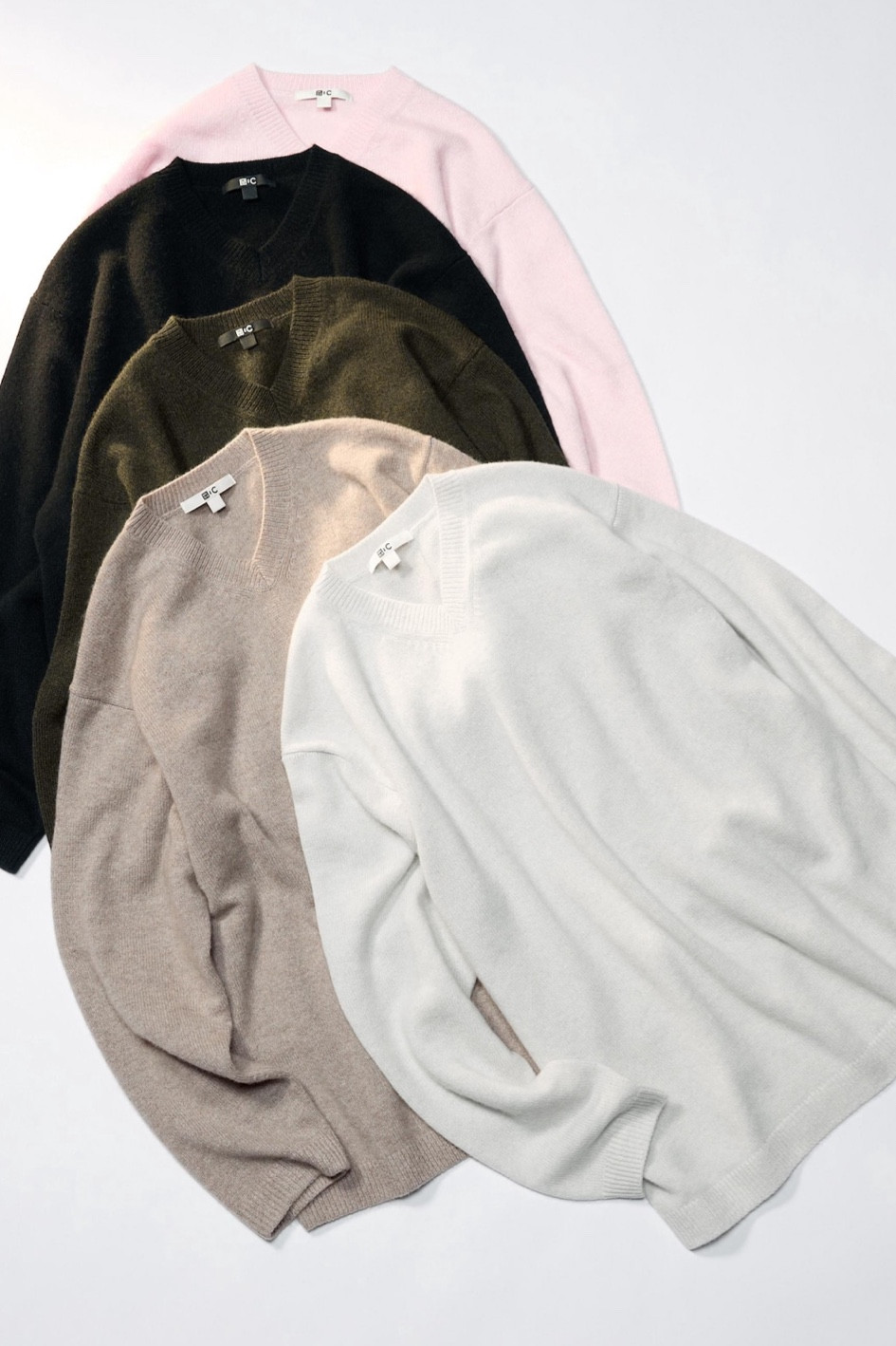 High v neck sweater 

#LTKFindsUnder100 #LTKSaleAlert