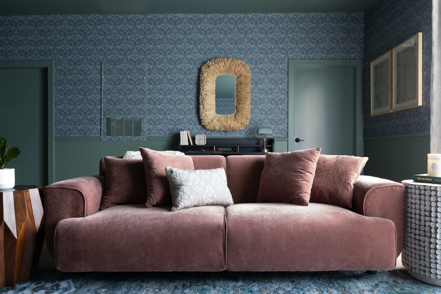 Why pick beige when you can have pink…
.
Photographer @stillhauscreative