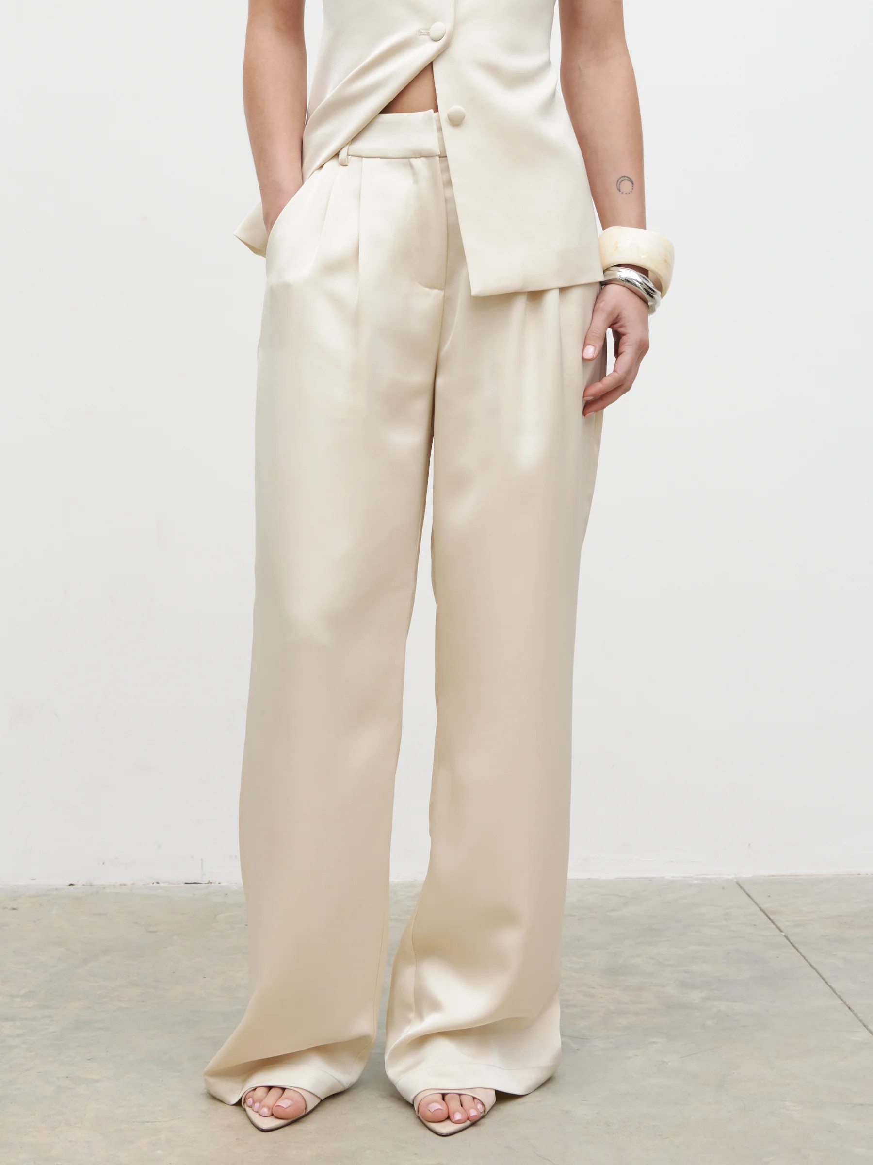 Breya Tailored Trousers - Oyster | Pretty Lavish (UK)