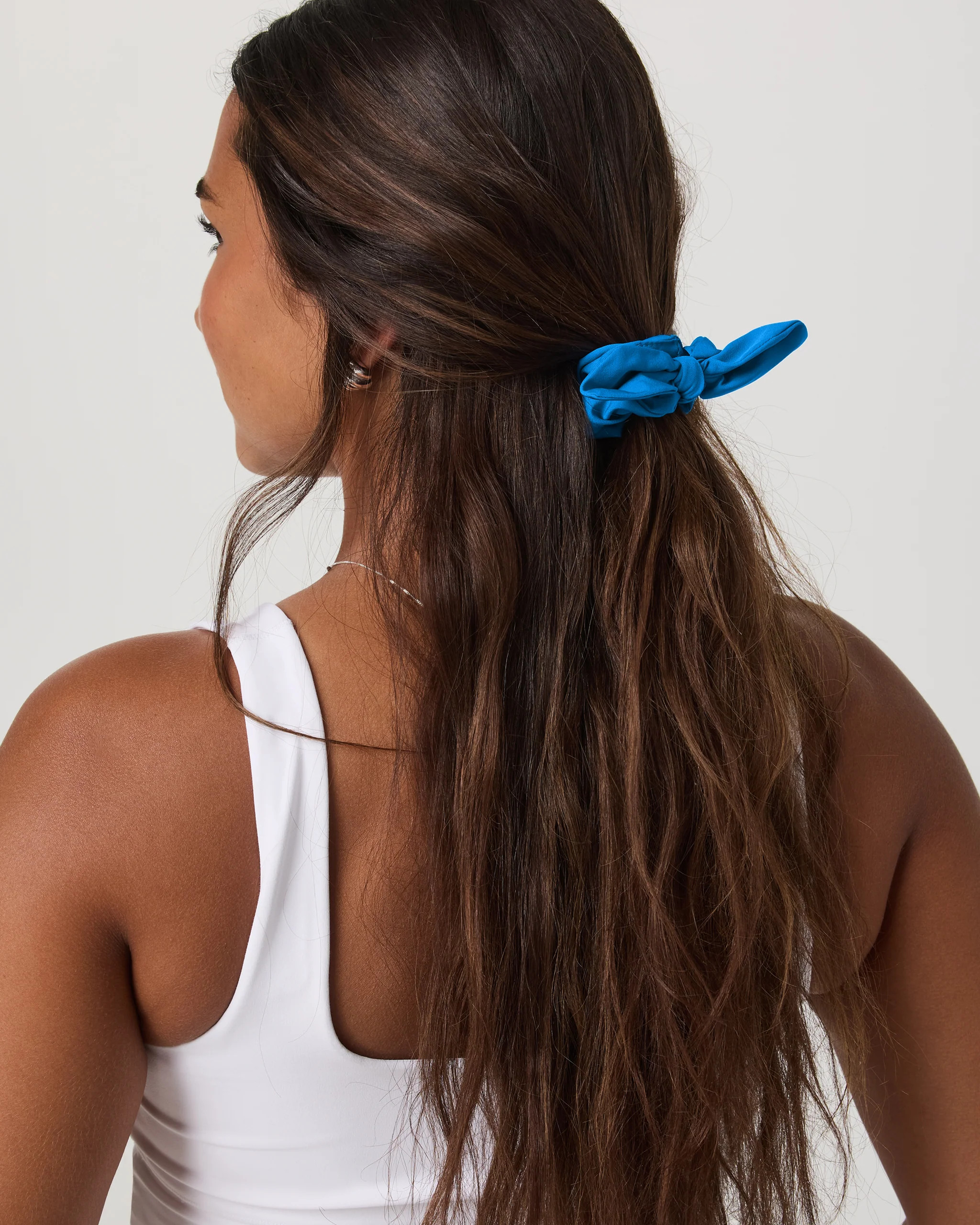 Tie Scrunchy 2.0 | Vuori Clothing (US & Canada)