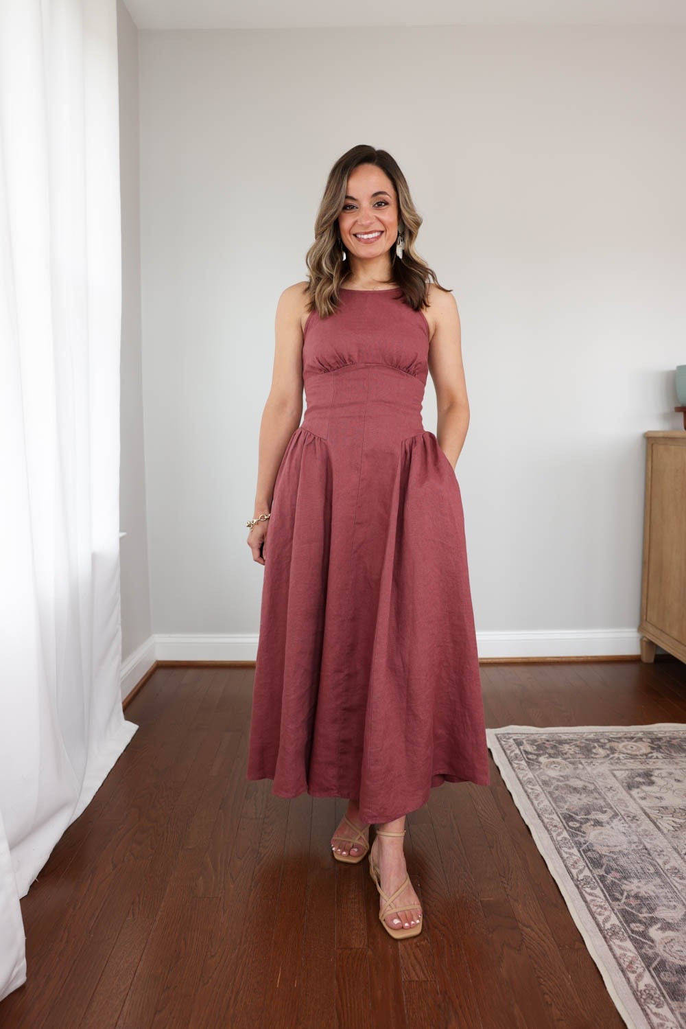 Petite-friendly linen dresses! 

Rose dress (Abercrombie): petite xs - sized up 

Shoes (Dolce Vita): true to size, toe strap is a little snug 

My measurements for reference: I’m 4’10” and 105lbs. My bust, waist, and hip measurement is 32”, 24”, and 36”.

#LTKxAbercrombie