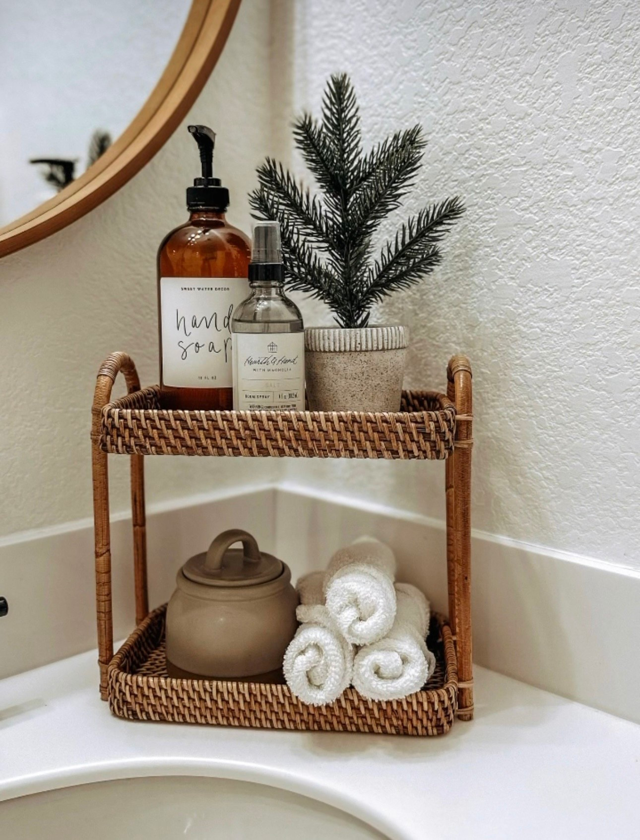 Bathroom organization 🧡

#LTKHome #LTKStyleTip