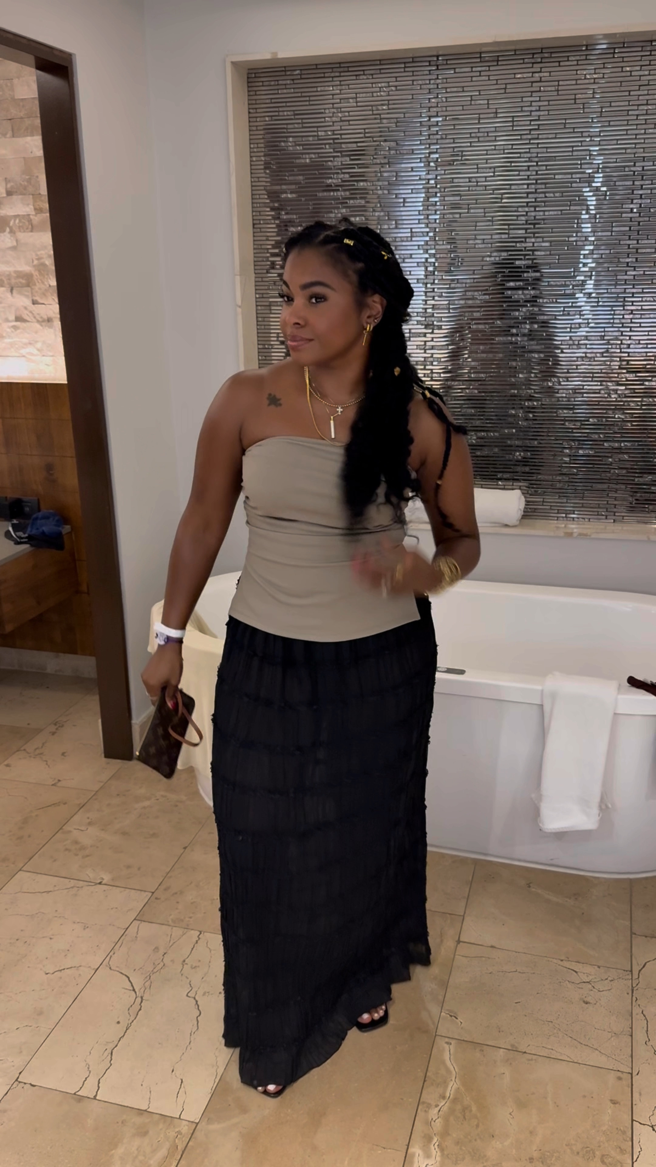 Dinner under the stars! LOVED this skirt. Its sheer but at night and black undies makes it great for a beach vacay dinner! 
Too: Medium
Skirt: 8


#LTKHoliday #LTKMidsize #LTKFindsUnder100