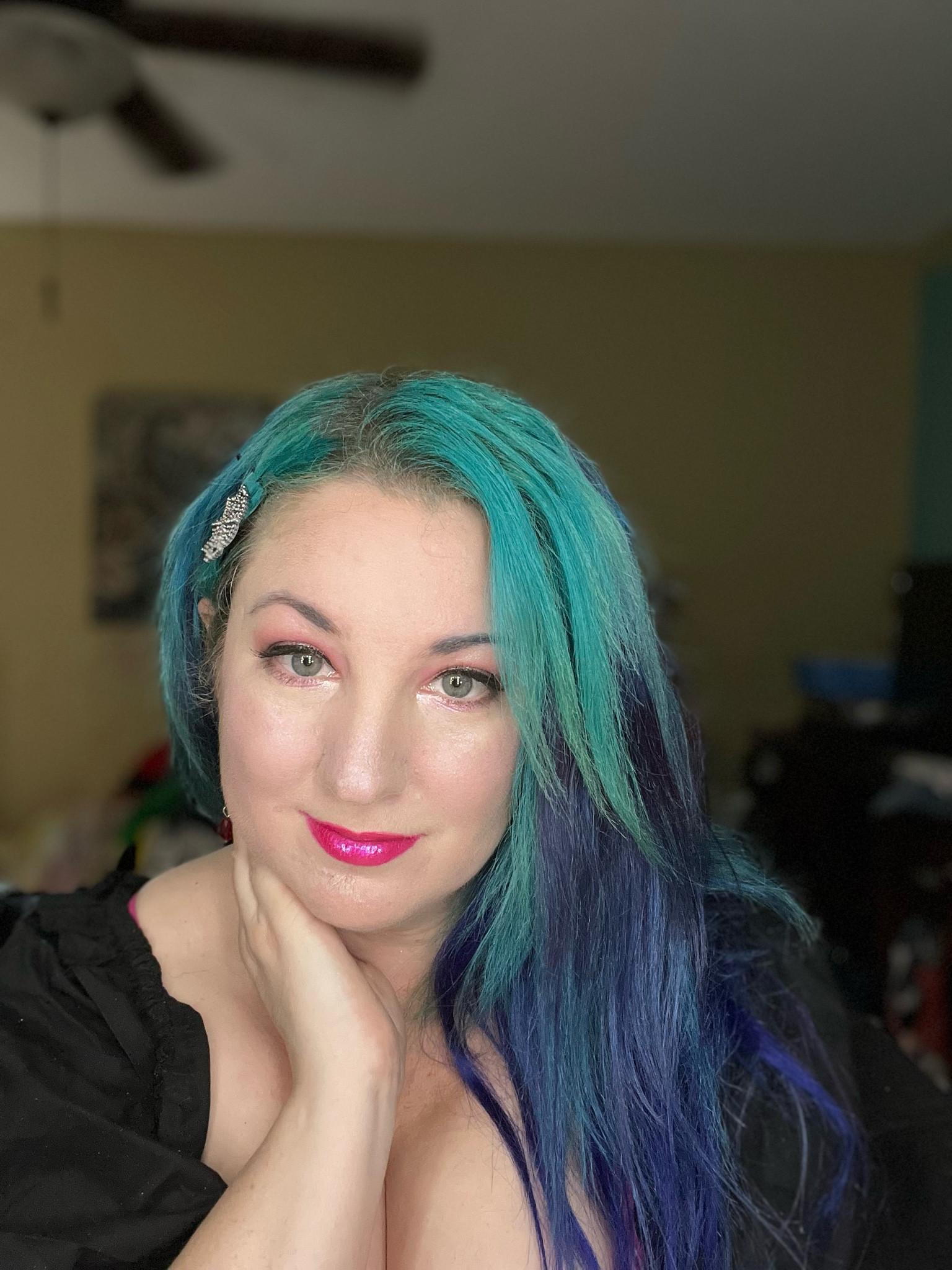 No filters. First picture is right after applying Elf satin finish foundation. And second is 2-3 hours later. I noticed after 1 hour it was starting to separate. Like it was just becoming patchy. Yeah I have oily skin. I’m not sure I like this foundation. Yes it has quite the shade range and is affordable. But if you have more oily skin and humid weather, I don’t think it’s going to look good after an hour.I think I will continue on with my Urban Decay.  I tried doing a touch up and it clumped up and it moved. So I don’t think it’s that good,in my opinion. #notsponsored I think this would be better for someone with a less oily face and not as humid. It also oxidized a little bit. I am pink under tone and it went yellowish. Give it a try if you want, maybe it will work for you. Me? Not so much. 
#makeup #makeupreview 
#todayslook #honestreview #selfietime #makeuplook #elfcosmetics 

#LTKOver40 #LTKBeauty