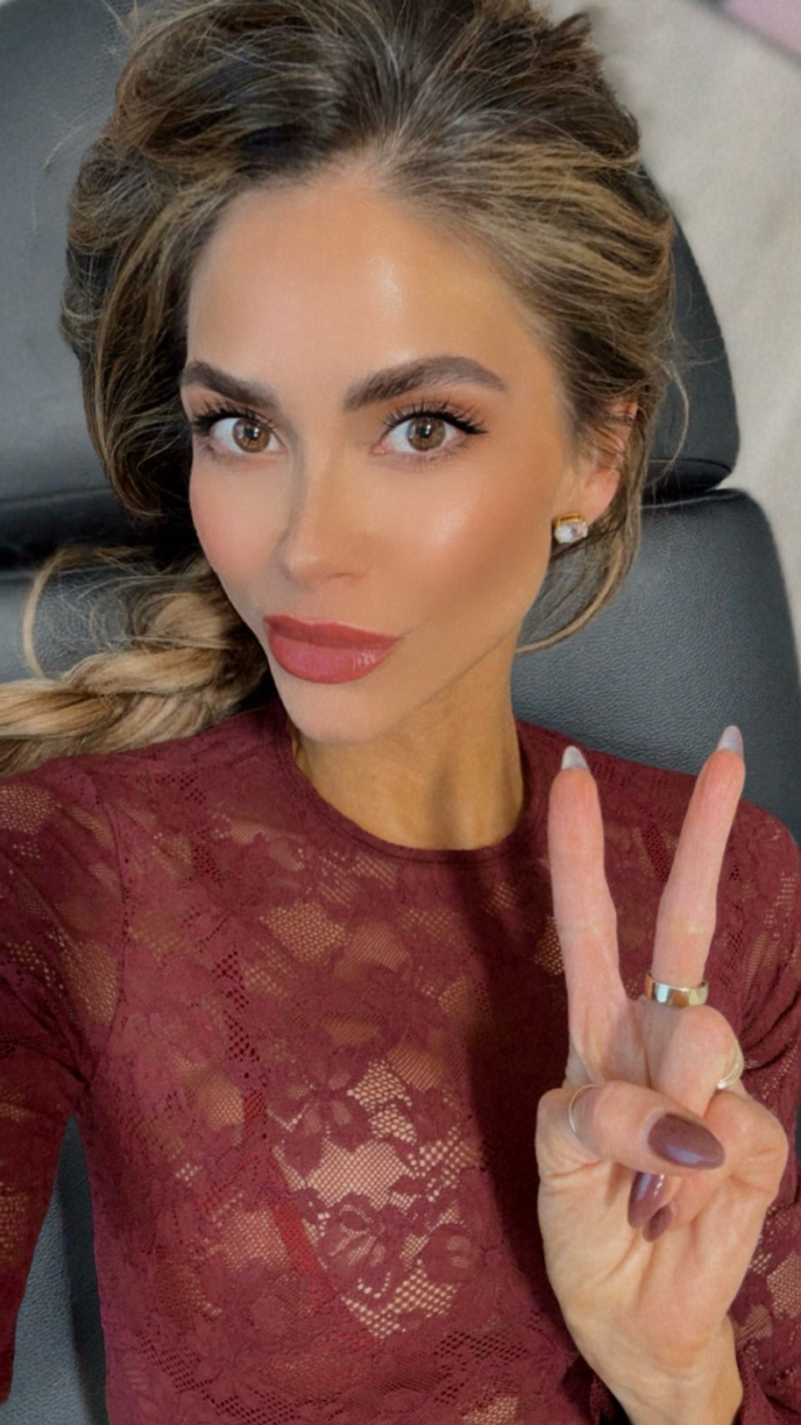 I’m a sucker for Fall: the warm earthy tones, the dark nails, the darker lip colors, …the better hair days 😉 ALL the things 🍁

#LTKSeasonal #LTKOver40 #LTKBeauty
