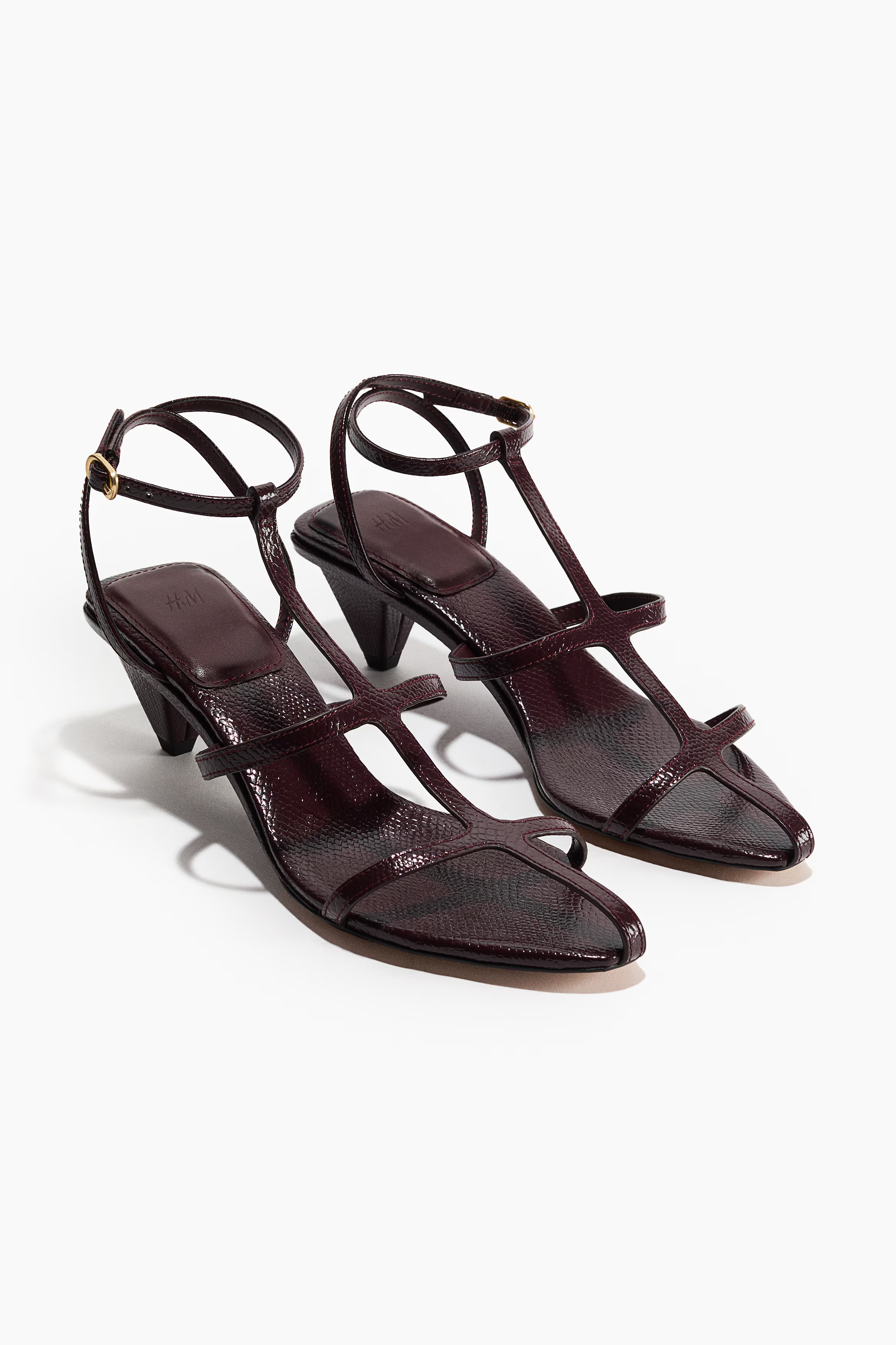 The perfect minimal heel for spring 🤎

#LTKFinds #HMStyle #SpringShoes #NeutralFashion #EverydayStyle 

 #LTKootd #LTKActive #LTKU